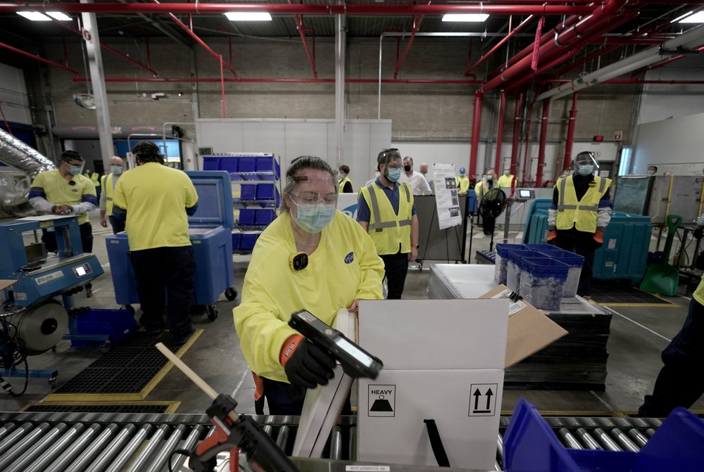 Alternate text Alternate text