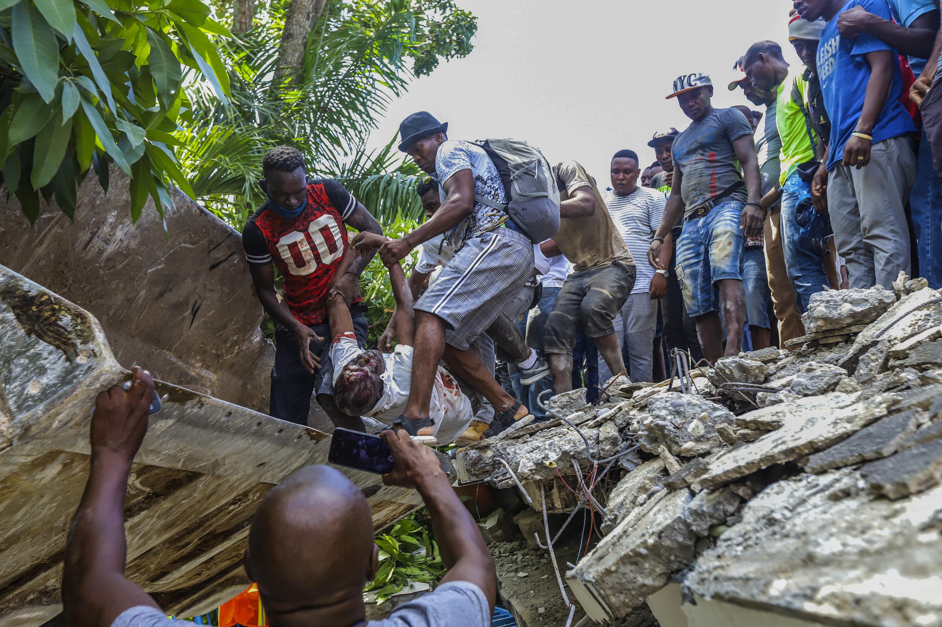 At least 304 dead, 1,800 hurt as powerful quake slams Haiti | AP News