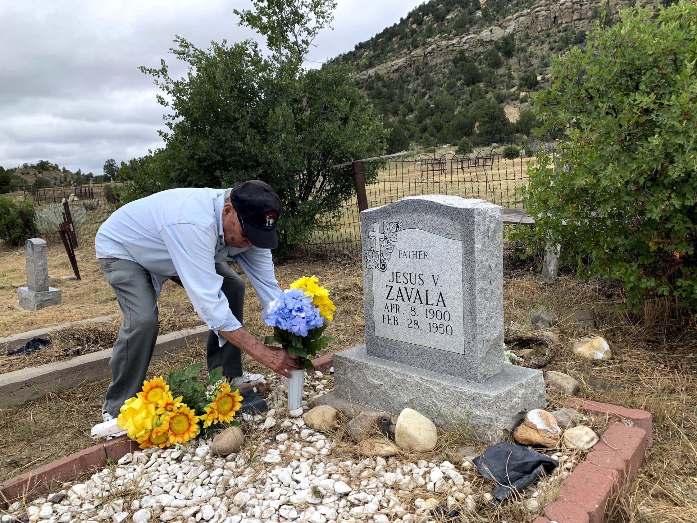 Dawson Cemetery Beautiful reminder of those who came before AP News