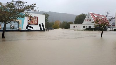 Al menos 9 muertos por lluvias en Grecia, Francia e Italia | AP News