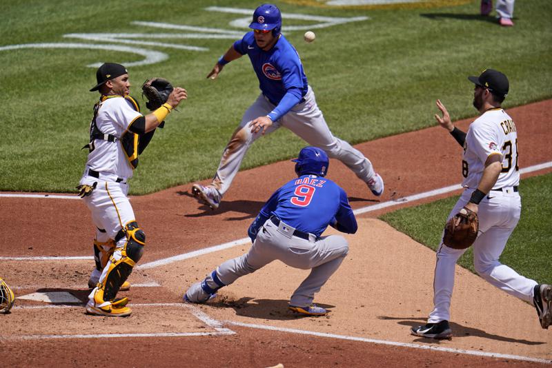Bizarre sequence helps Cubs top Pirates 5-3