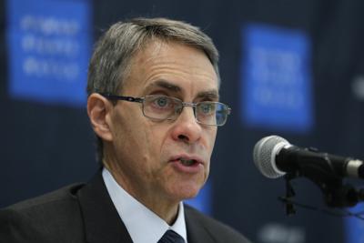 En esta imagen de archivo, Kenneth Roth, director ejecutivo de Human Rights Watch, durante una conferencia de prensa en Seúl, Corea del Sur, el 1 de noviembre de 2018. (AP Foto/Lee Jin-man, archivo)