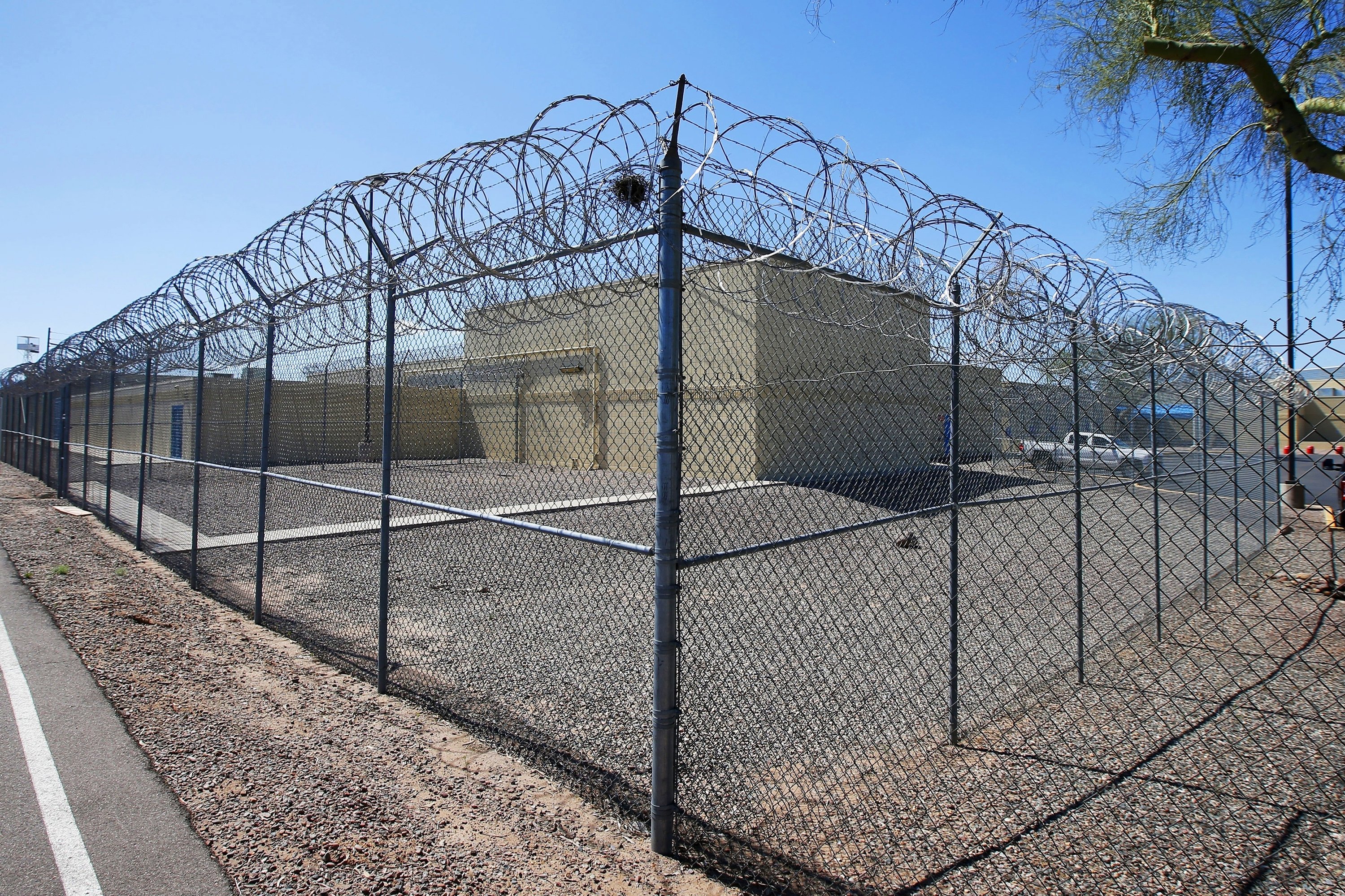 Advocates urge release of prisoners as Arizona fights virus AP News