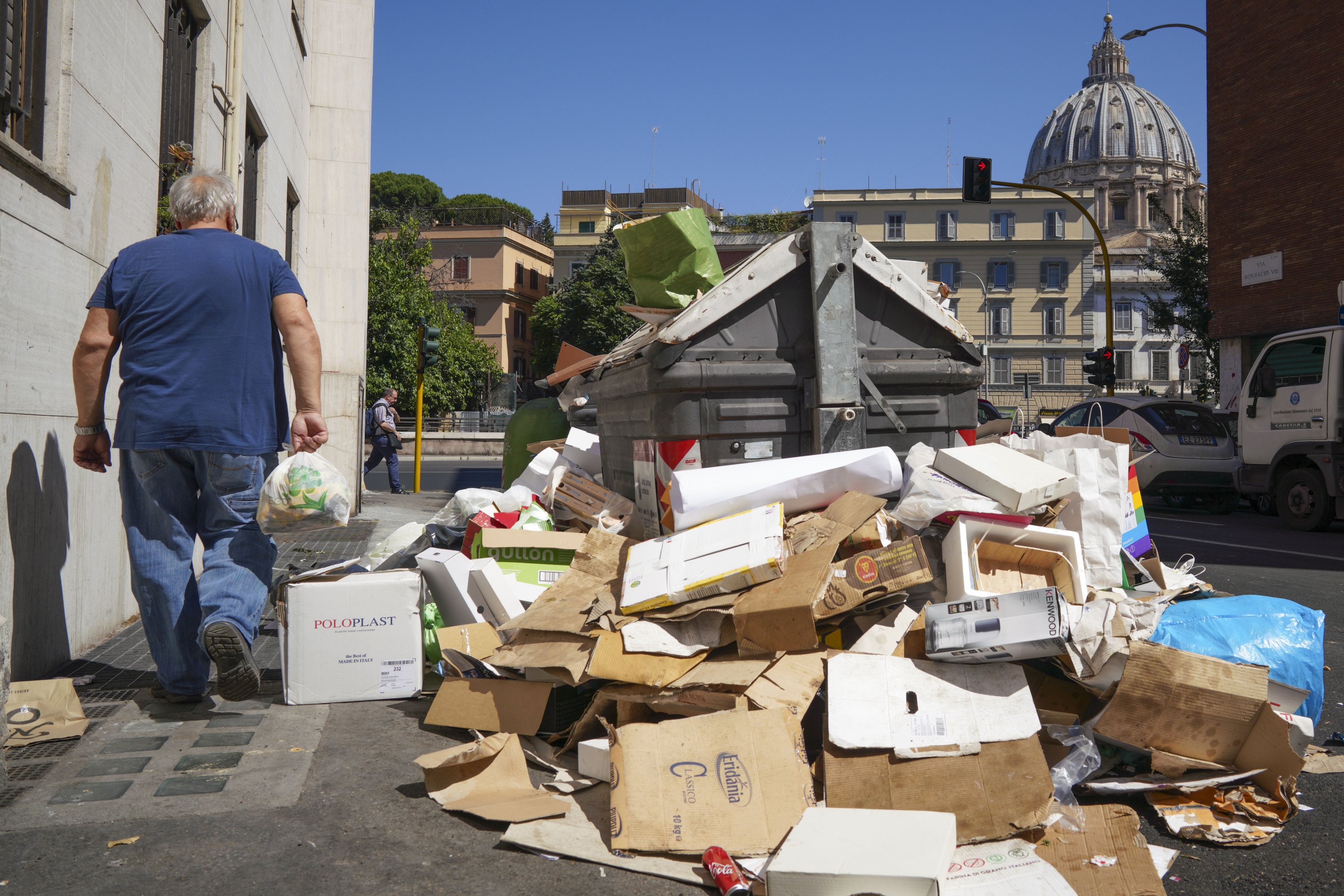 Rome Doctors Warn Of Health Hazards From City S Garbage Woes