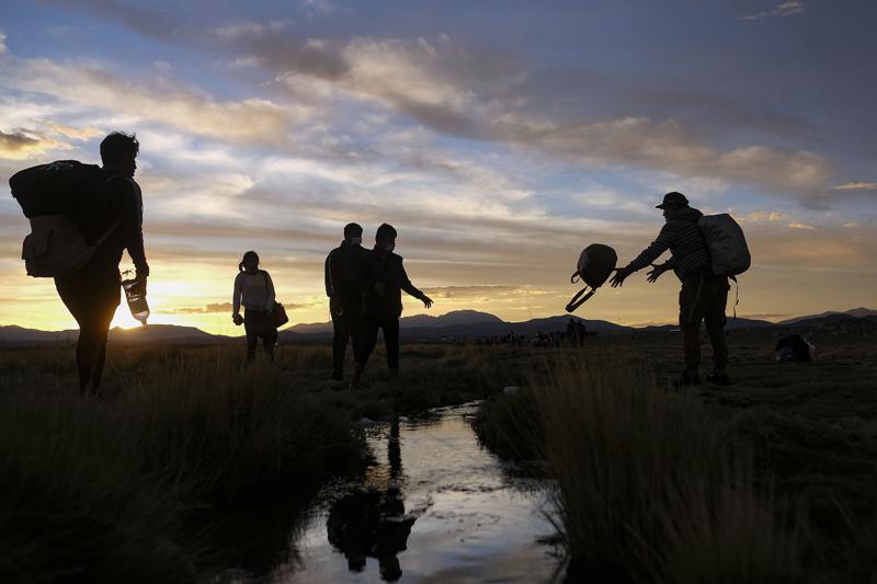 Chile Sees Migrant Crossings Rise Ahead Of Presidential Vote Ap News