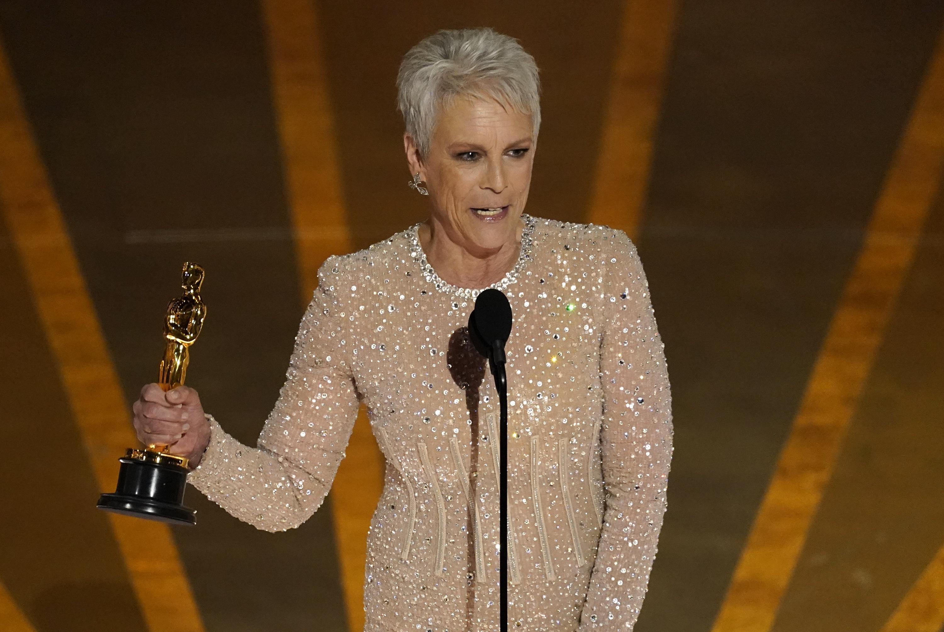 Jamie Lee Curtis Wins Oscar For Best Supporting Actress TrendRadars