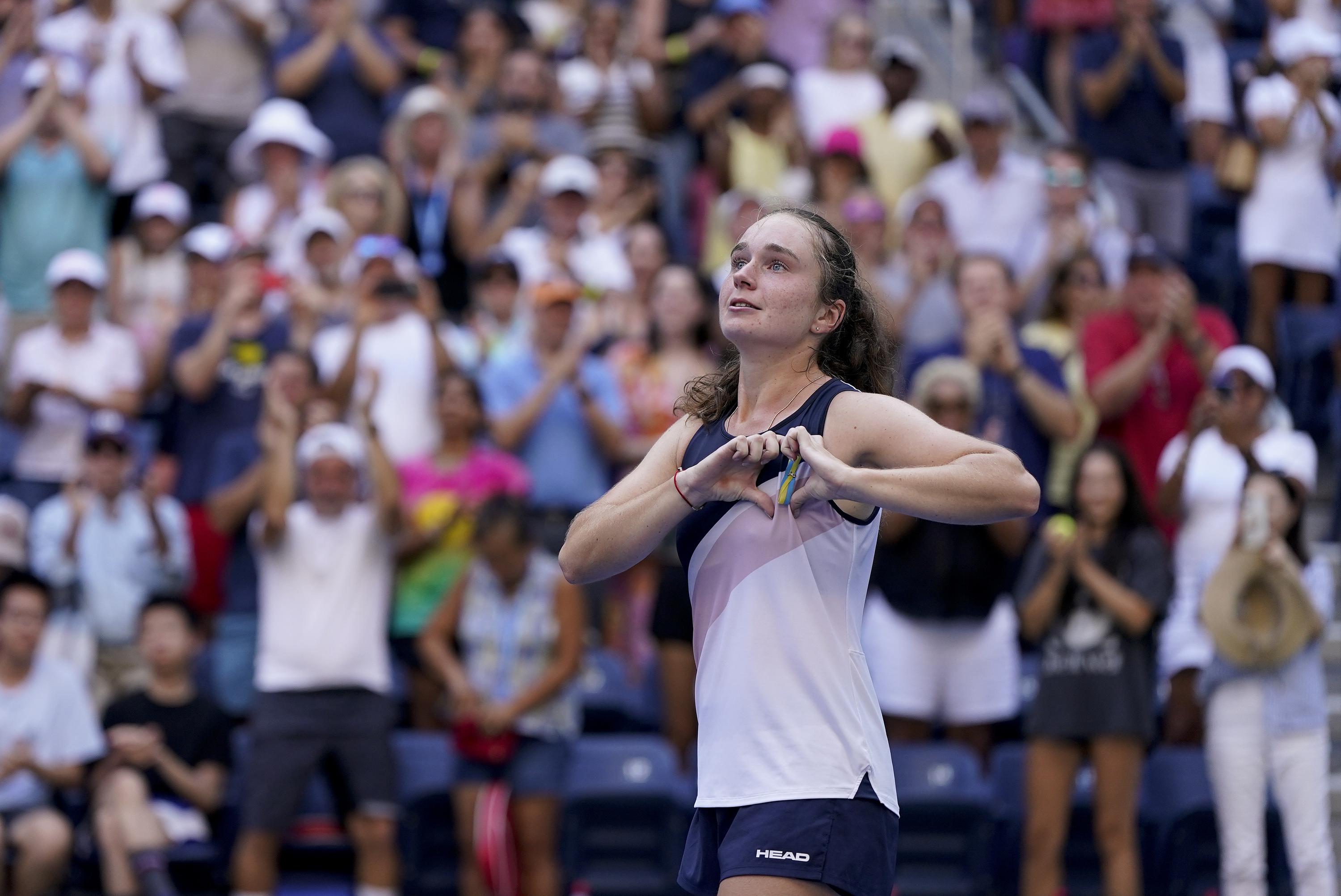 US Open champs Medvedev, Murray win; Ukrainian stuns Halep AP News