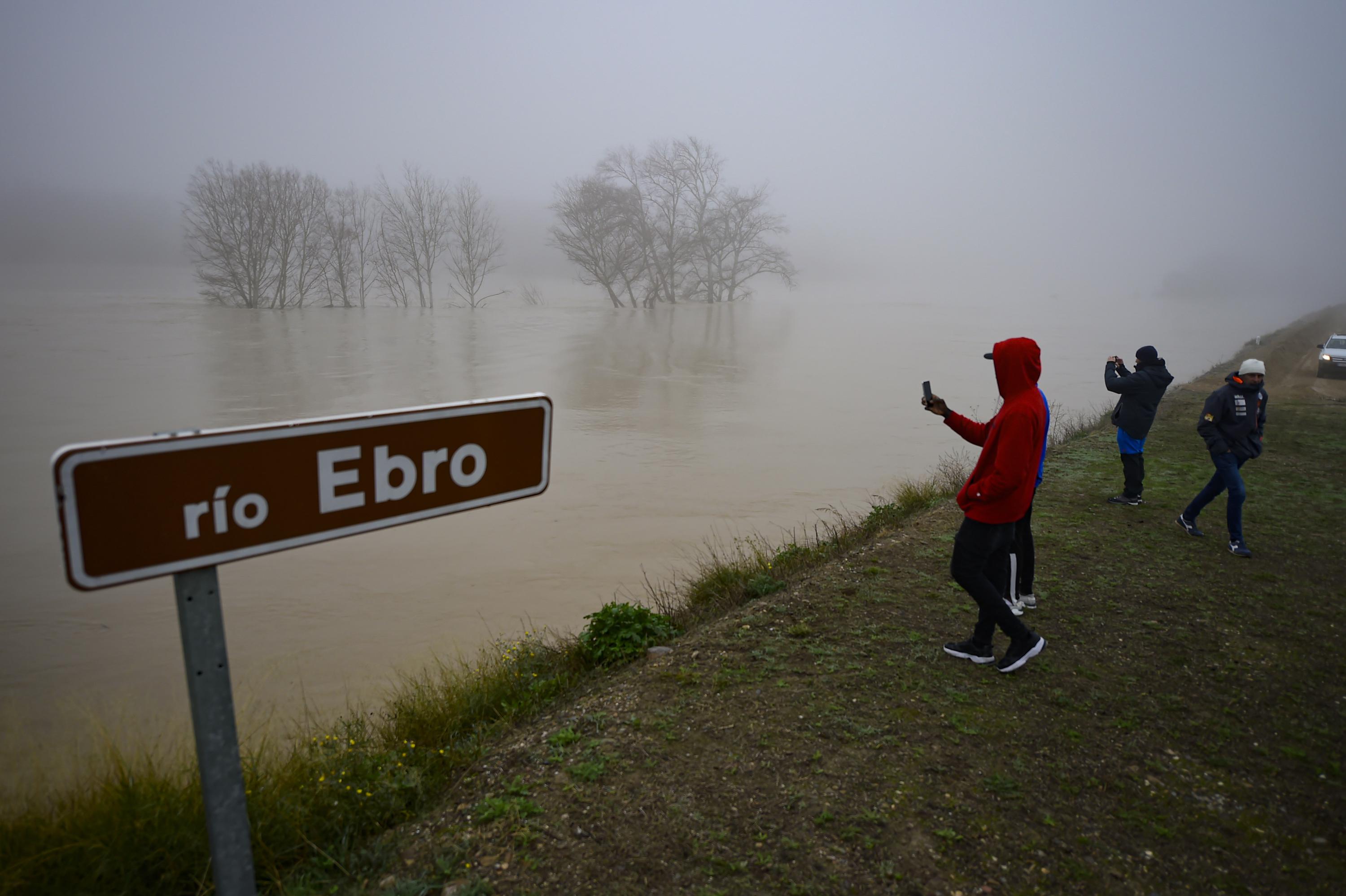 Las inundaciones en el norte de España han matado al menos a dos personas y dañado cultivos