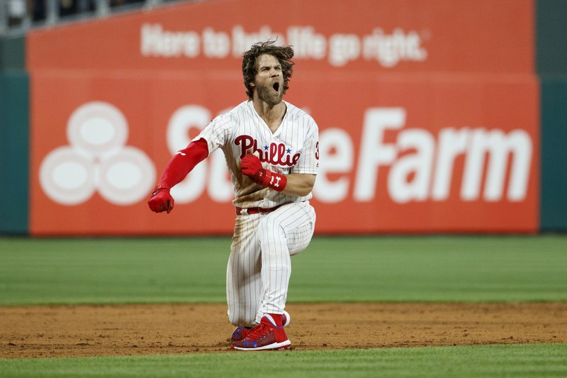 Harper S 2 Run Double In 9th Rallies Phillies Past Dodgers