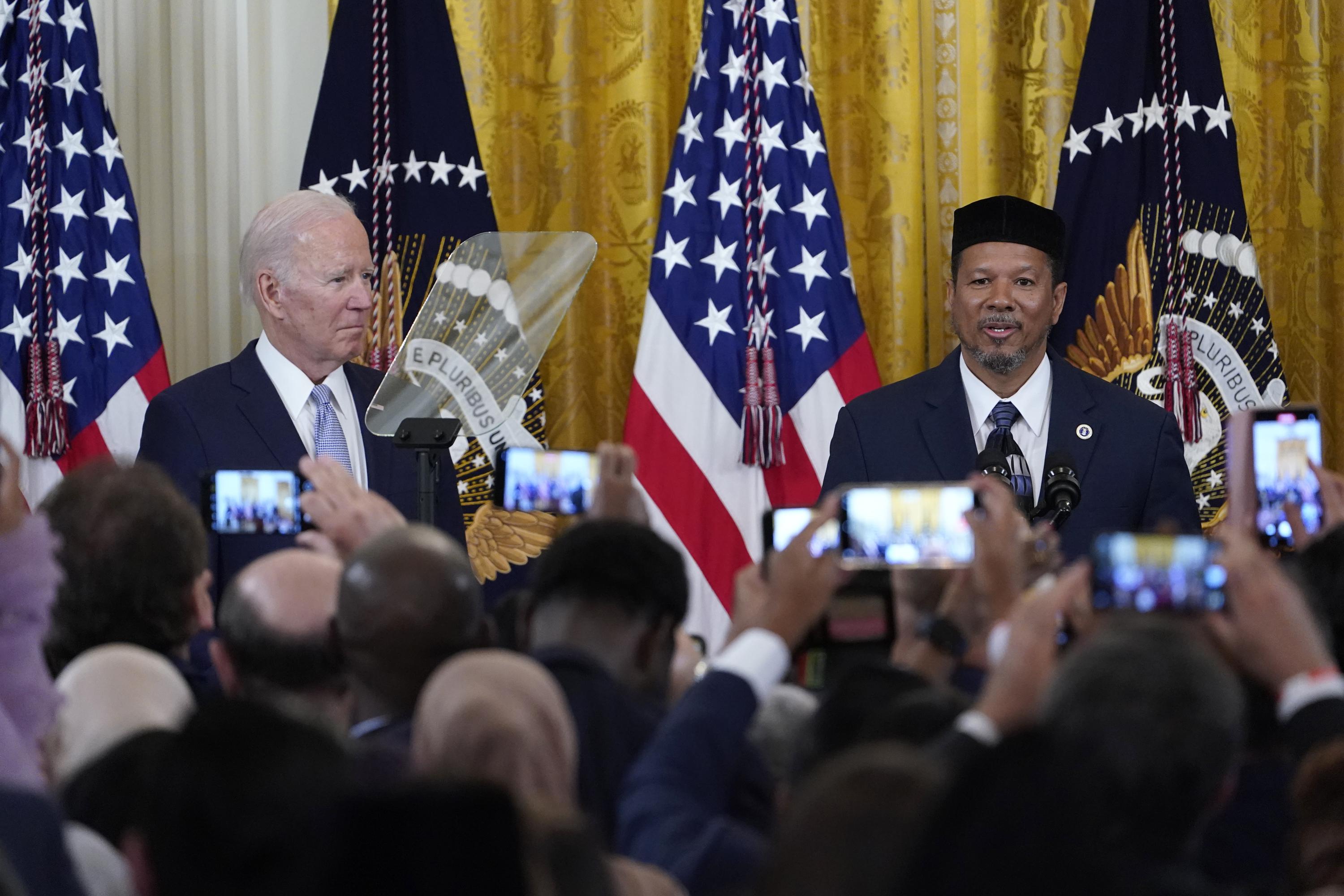 Biden restores celebration of Eid alFitr at White House AP News