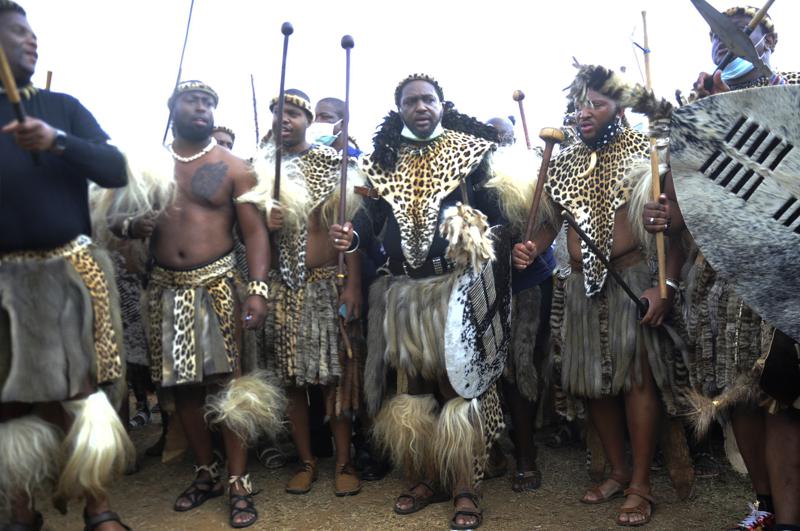 South Africa S Royal Scandal New Zulu King S Claim Disputed