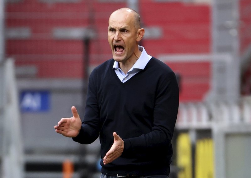 Augsburg Coach Herrlich To Miss Game With Collapsed Lung