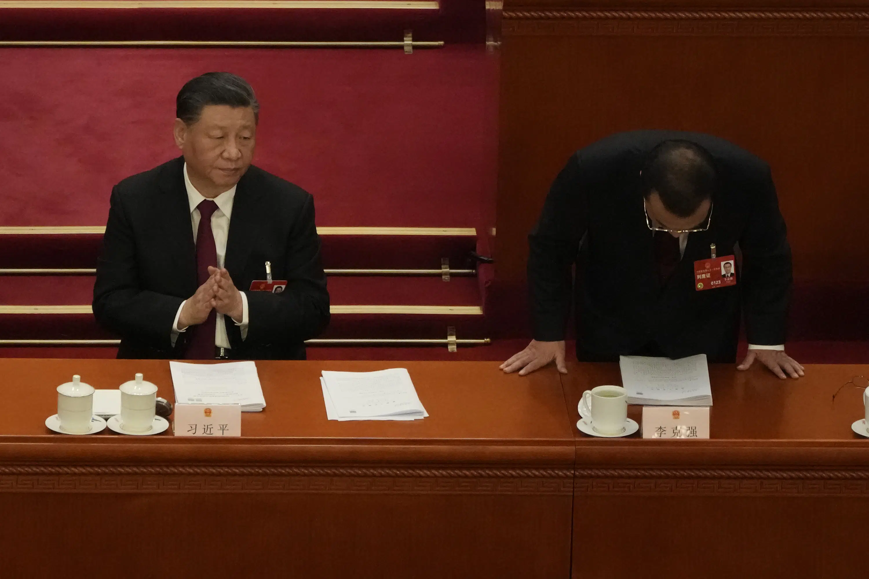 China Premier Li Keqiang bows out as Xi loyalists take reins – The Associated Press – en Español China Premier Li Keqiang bows out as Xi loyalists take reins – The Associated Press – en Español