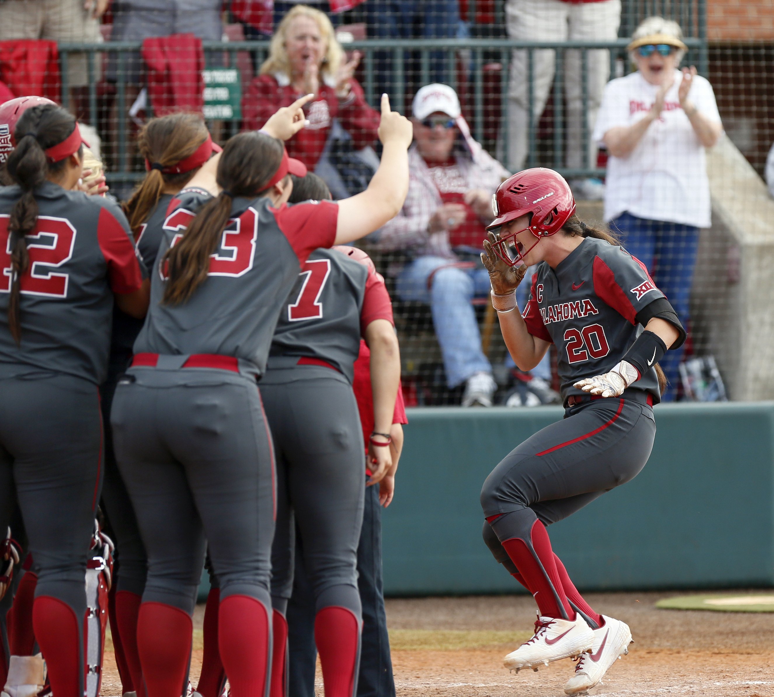 Minnesota, Oklahoma among teams vying for WCWS title AP News