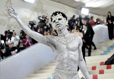 Met Gala 2023 live updates: Fashion highlights from carpet | AP News