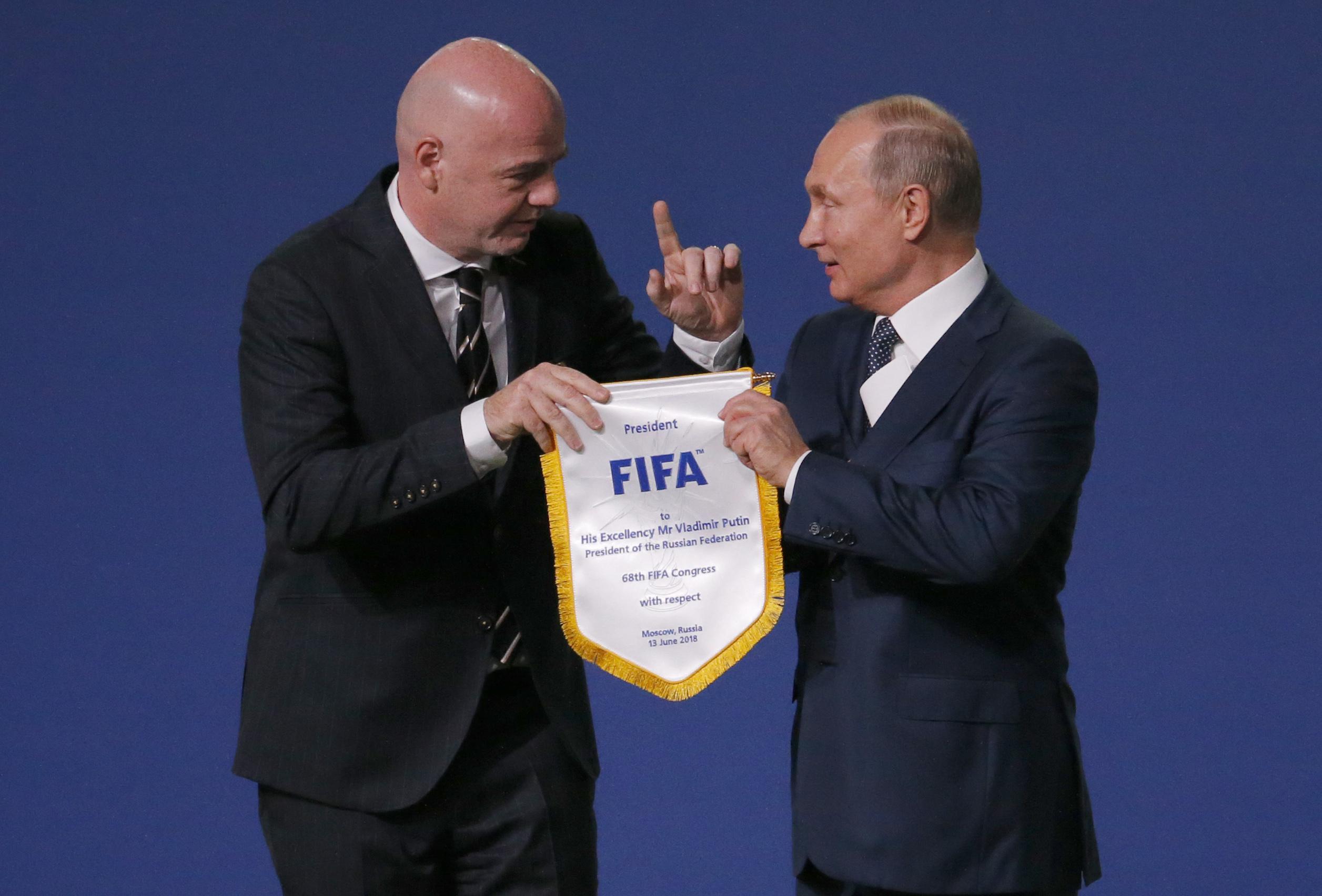 Russischer Fußballverband klagt gegen FIFA- und UEFA-Verbot Russischer Fußballverband klagt gegen FIFA- und UEFA-Verbot