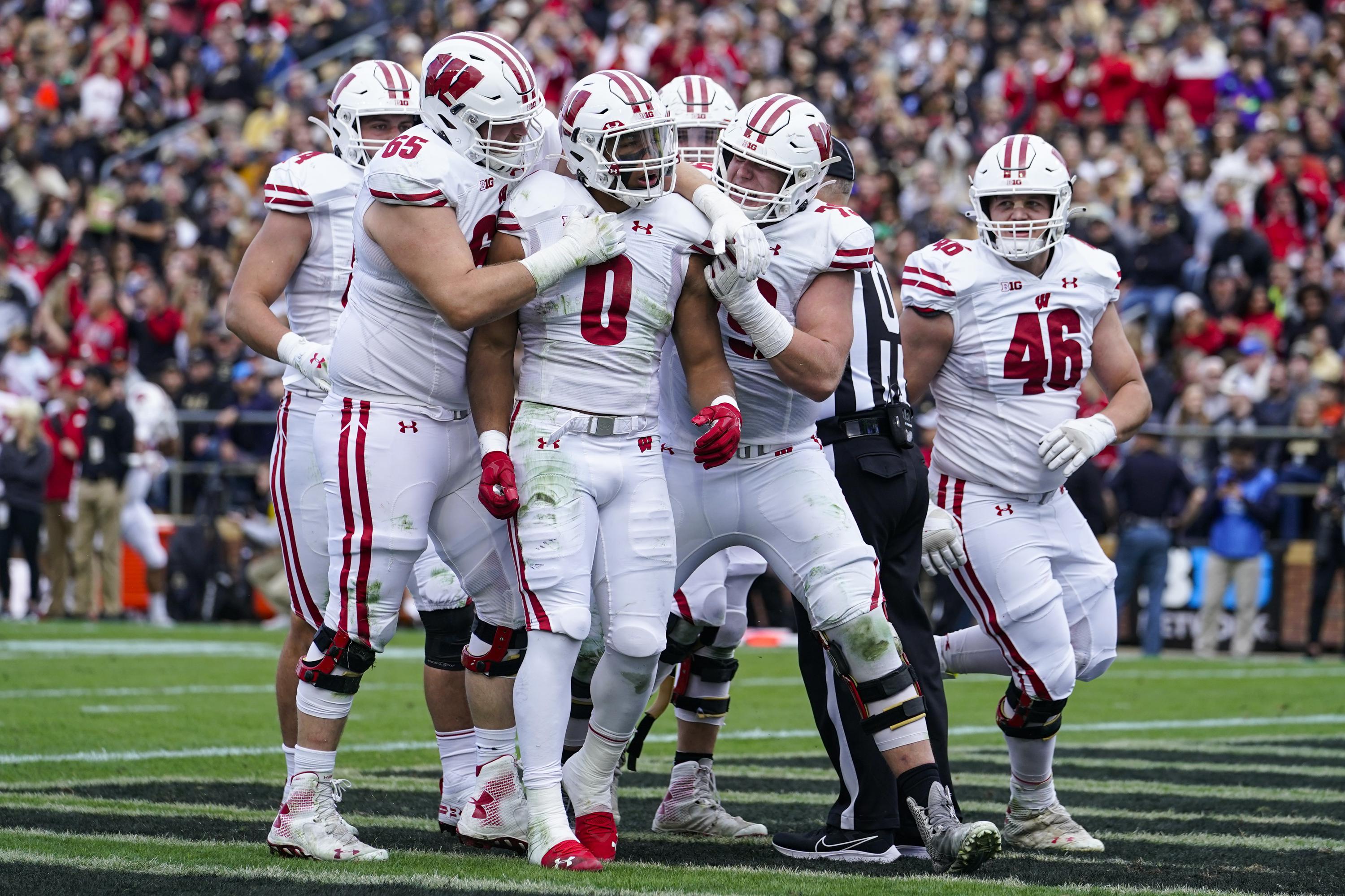 Wisconsin reclaims its identity as run-dominant offense 