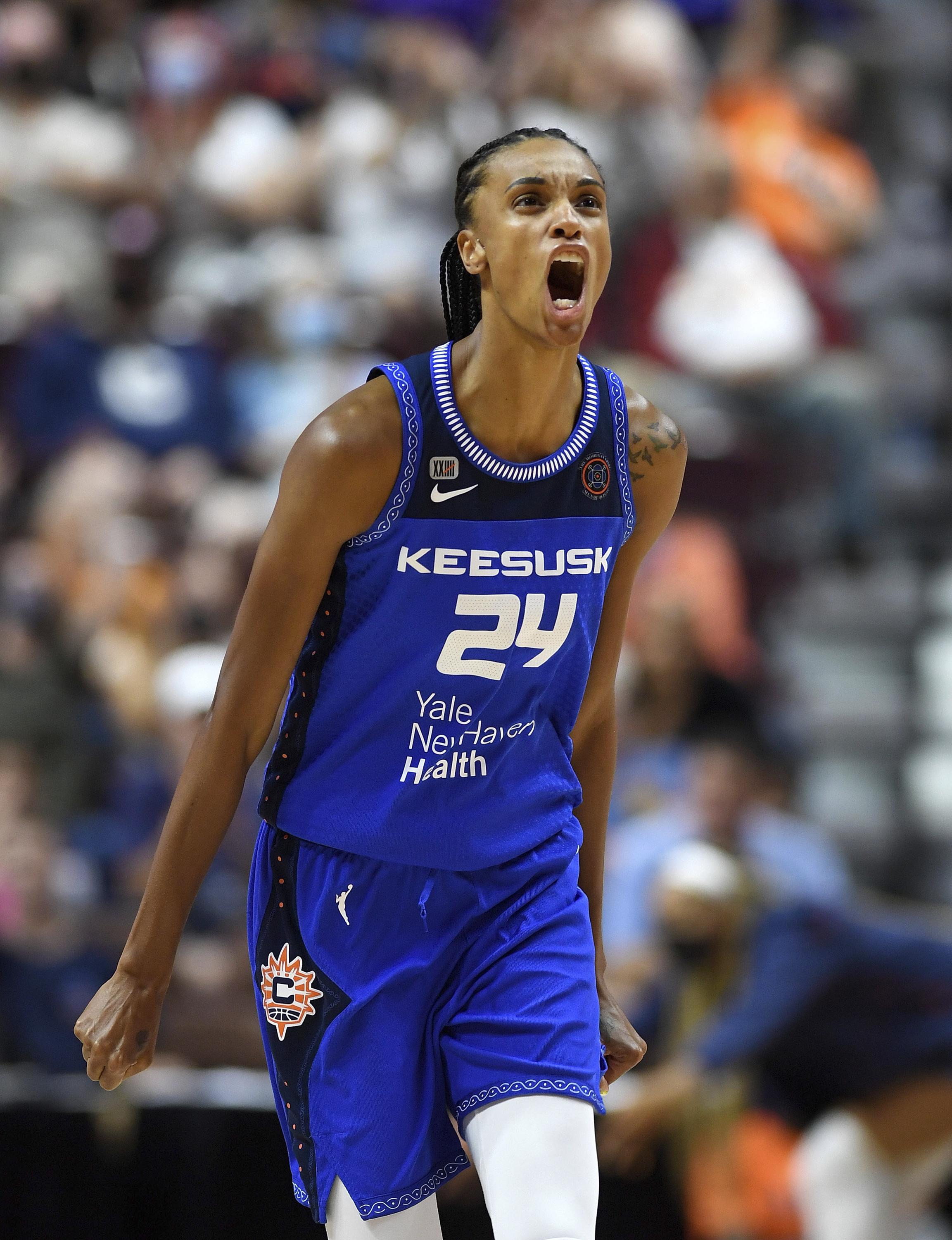 Bonner #39 s 31 points 11 rebounds lead Sun past Lynx 82 71 AP News