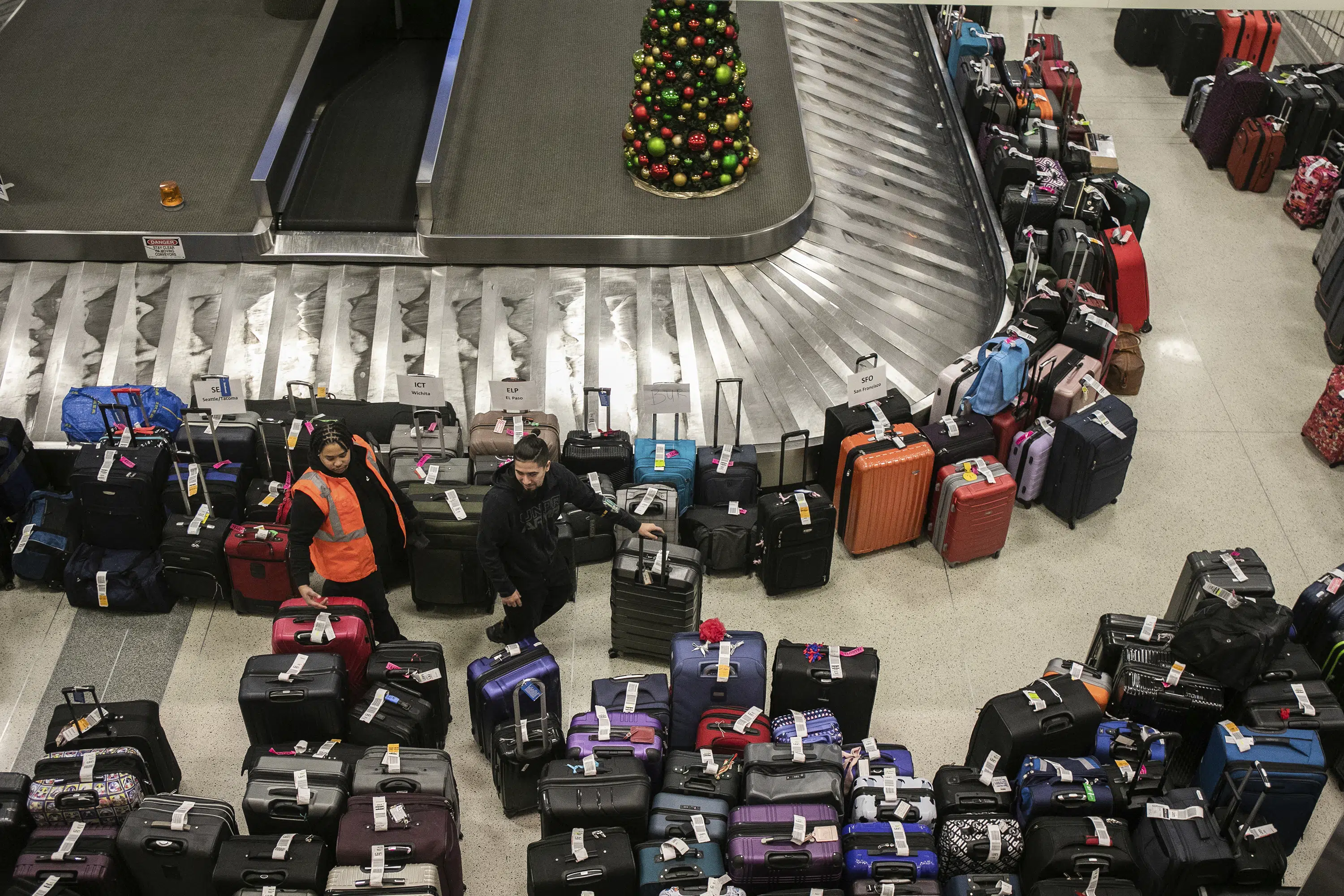 Southwest annule plus de vols et déclenche une enquête fédérale