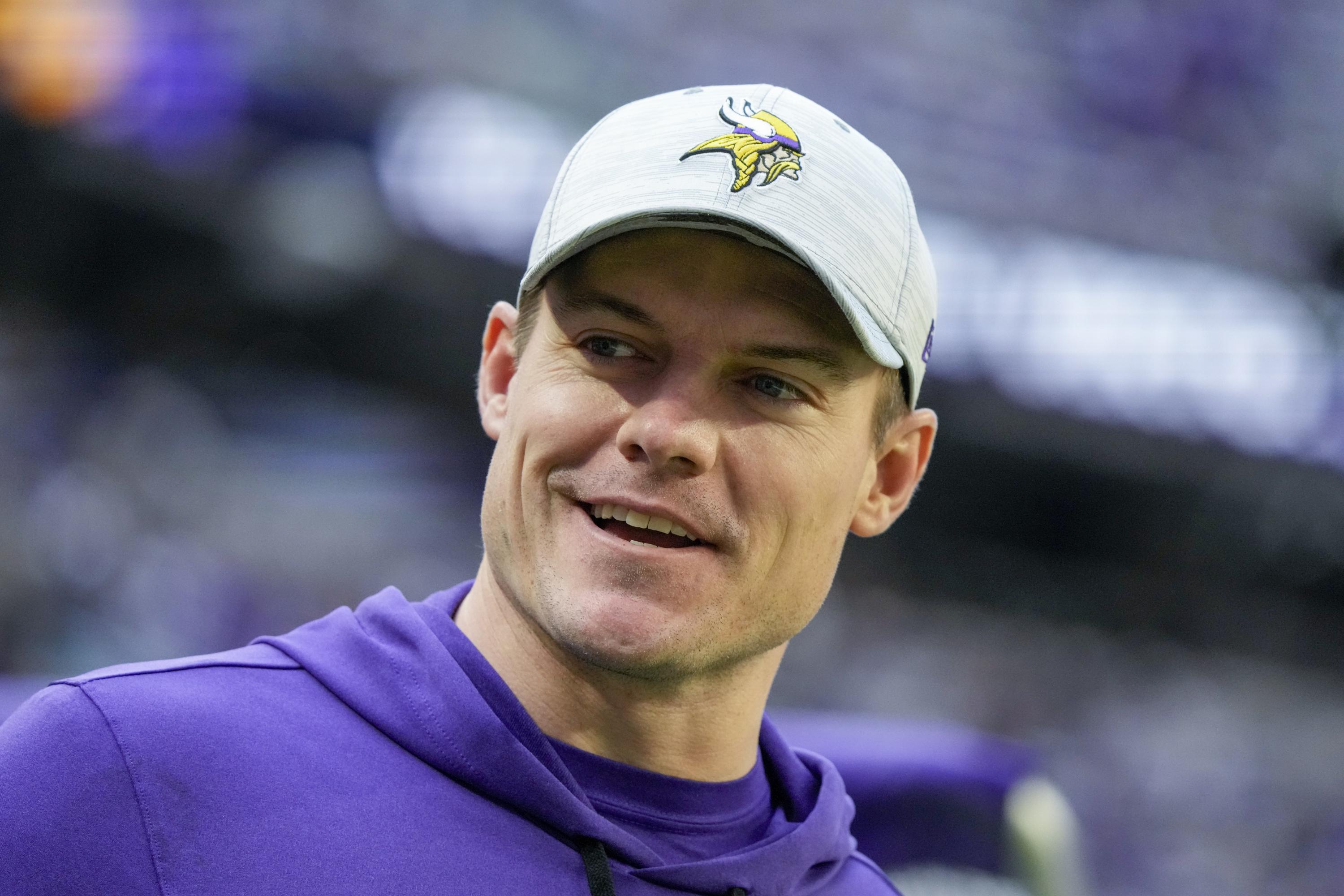 Vikings' O'Connell still evaluating defense, Donatell status | AP News
