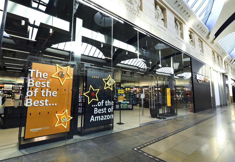 Vista general de la nueva tienda 4-star de Amazon en el centro comercial Bluewater, en Inglaterra, el miércoles 6 de octubre de 2021. (Doug Peters/PA via AP)
