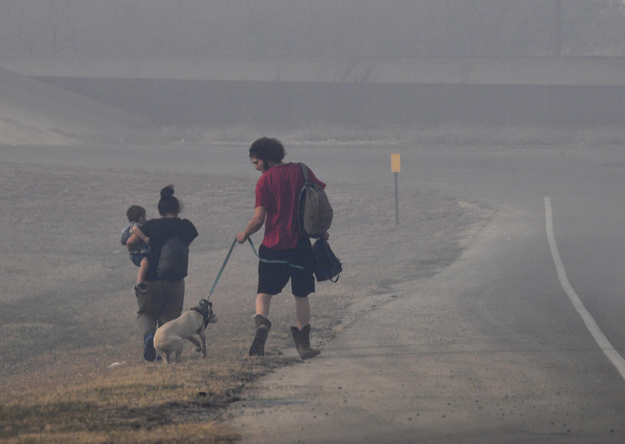 Incendio forestal en Texas, provocado por fuertes vientos, acelera evacuaciones