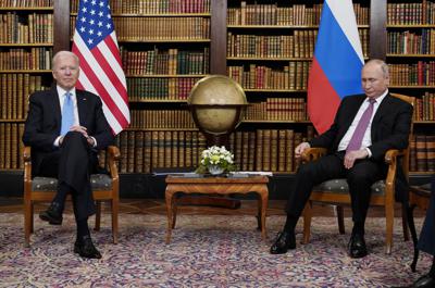 El presidente estadounidense Joe Biden y el presidente ruso Vladimir Putin se reúnen en Ginebra, miércoles 16 de junio de 2021. 
(AP Foto/Patrick Semansky)