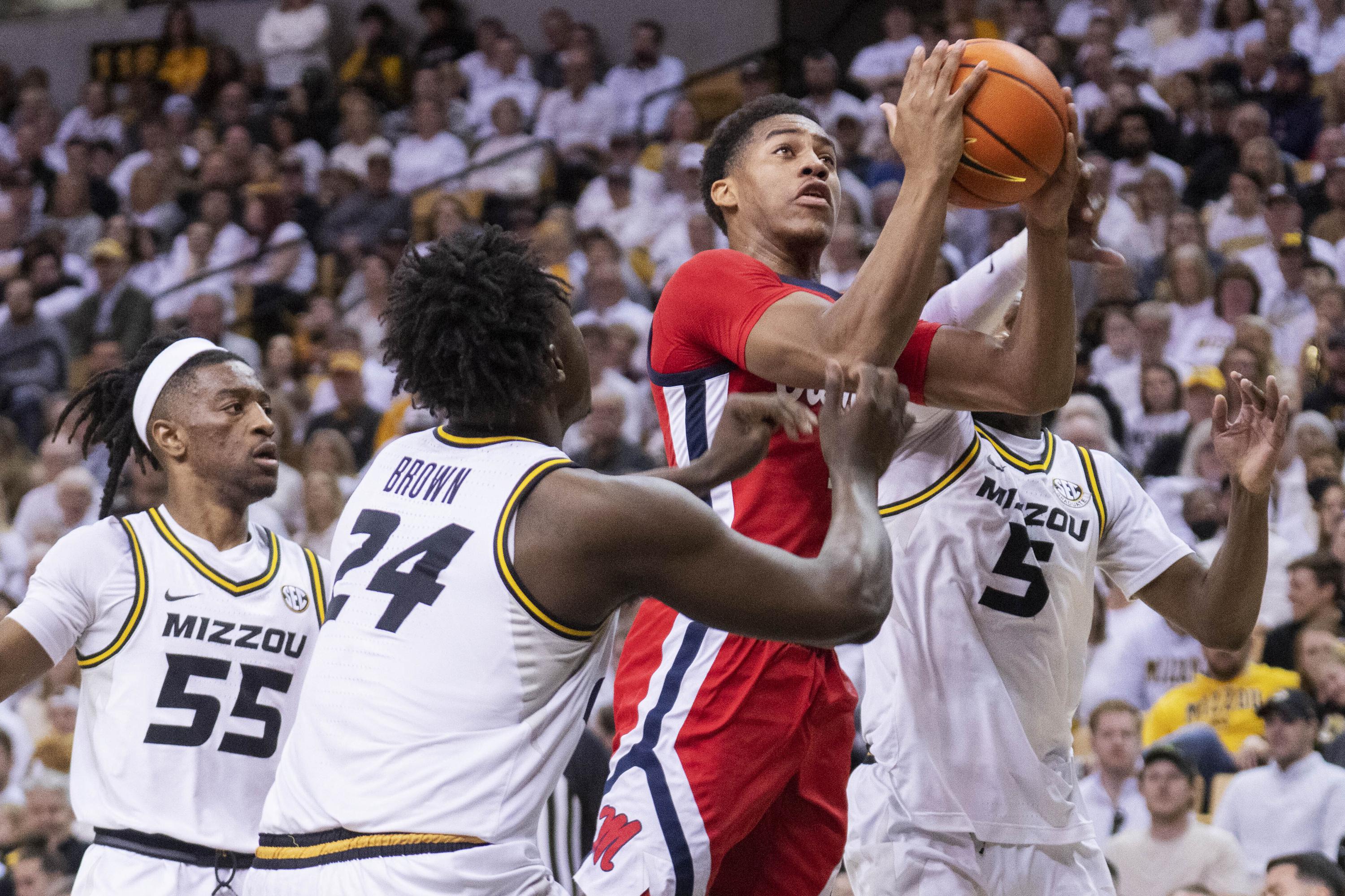 Missouri clinches SEC No. 4 seed, beats Ole Miss 82-77