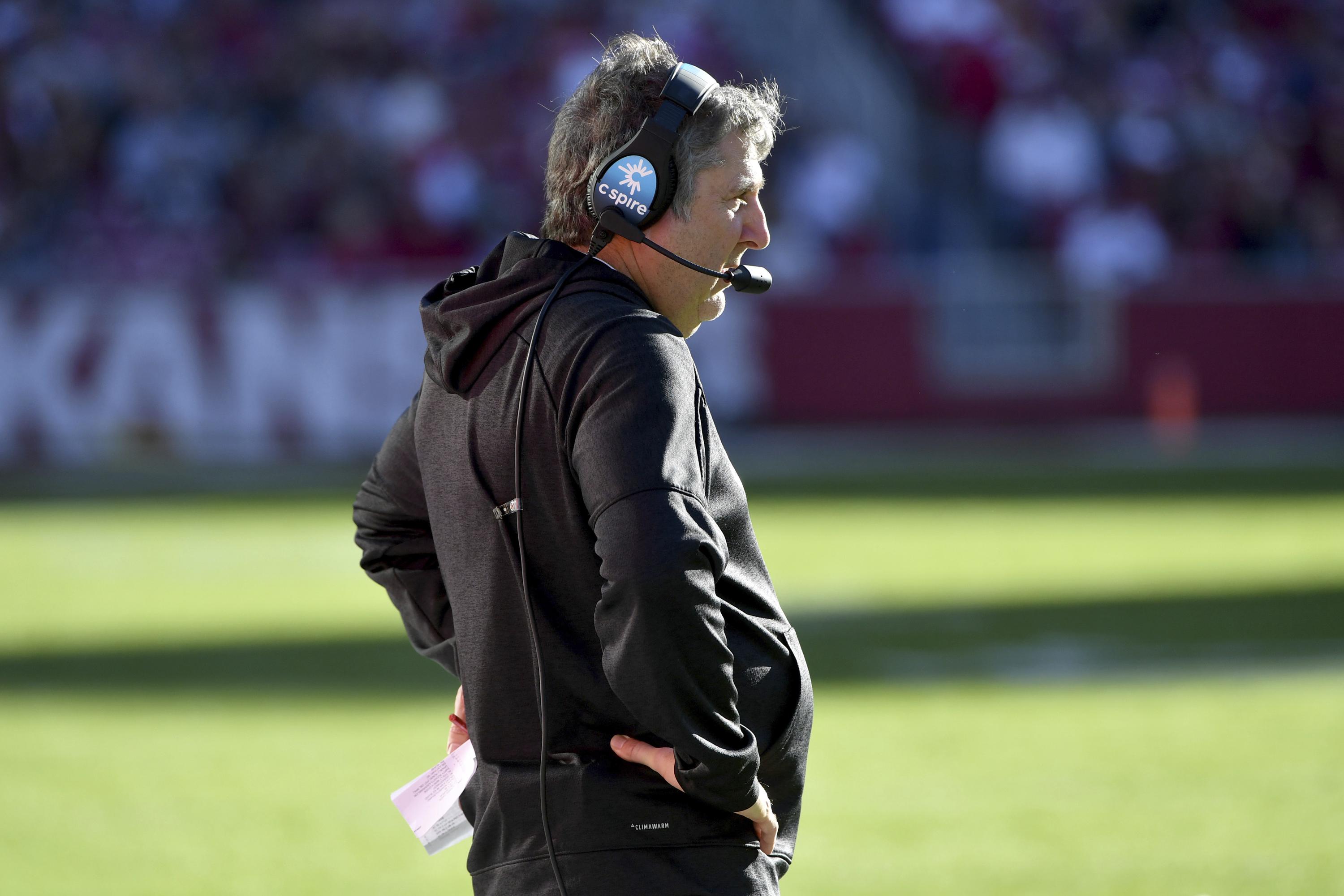 Leach signs 2year contract extension with Mississippi State AP News