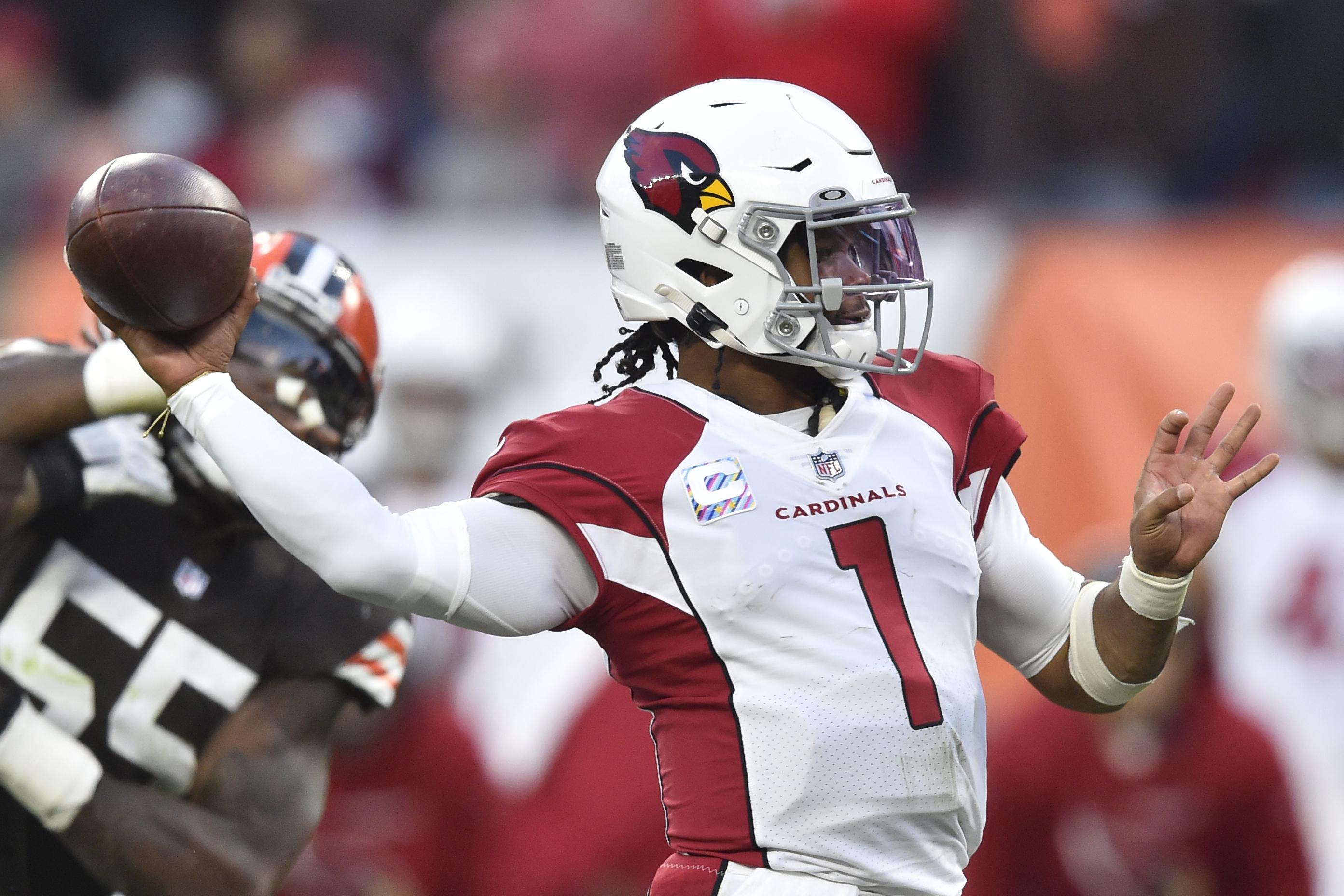 Murray throws 4 TD passes, unbeaten Cardinals batter Browns | AP News