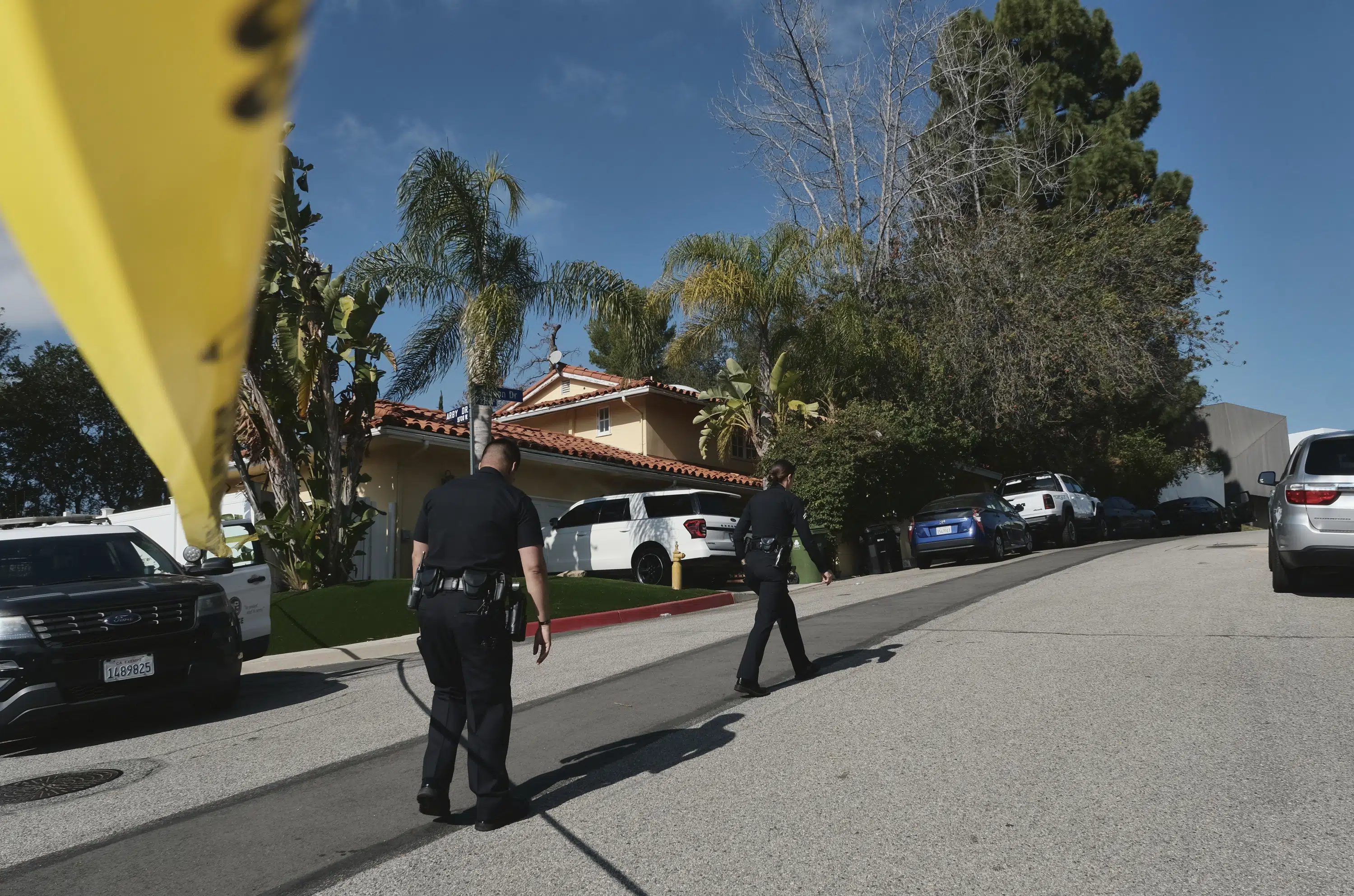 California shooting: 3 dead, 4 hurt in ritzy LA neighborhood - The Associated Press