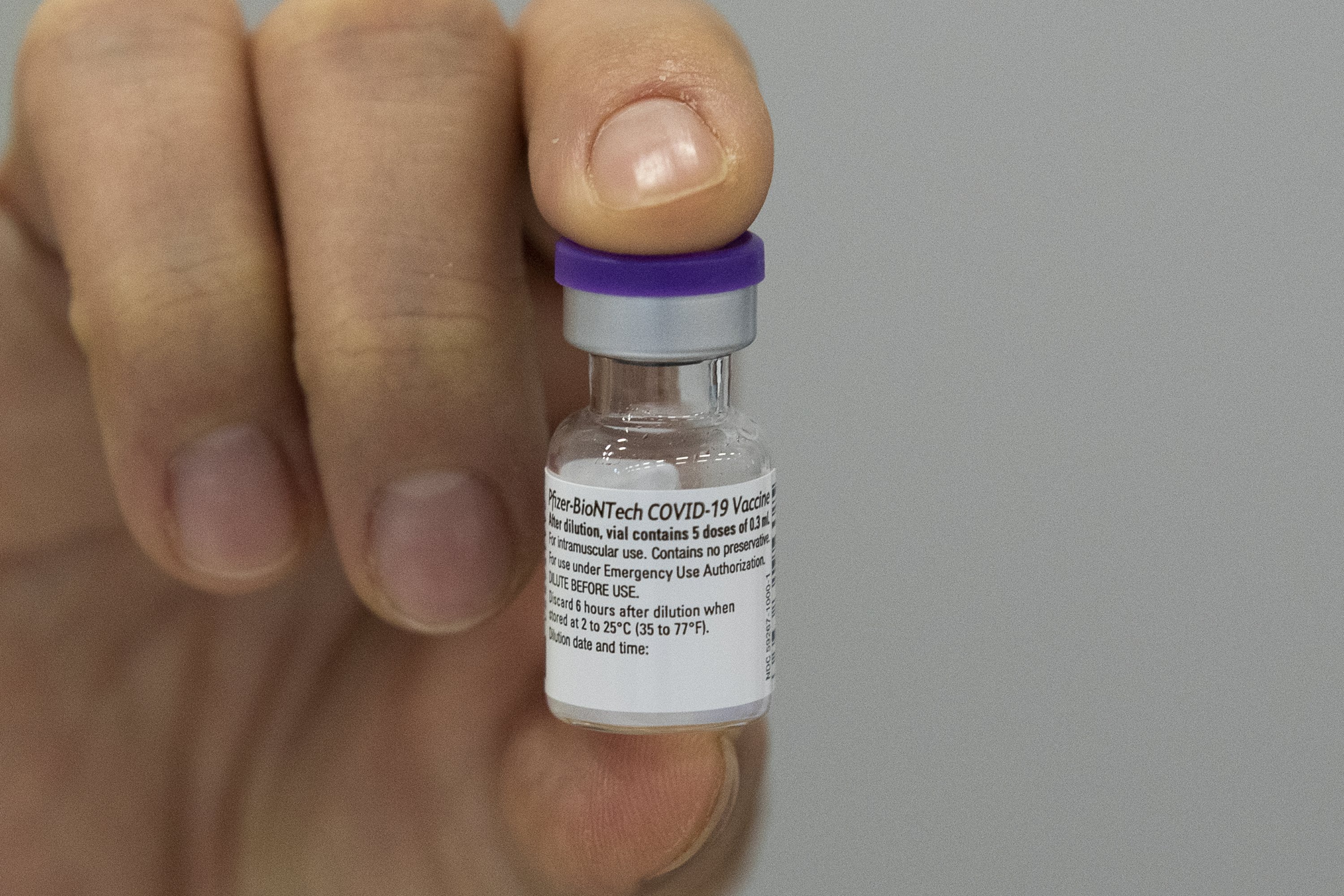 EU regulators approve increasing doses of virus vaccine bottles