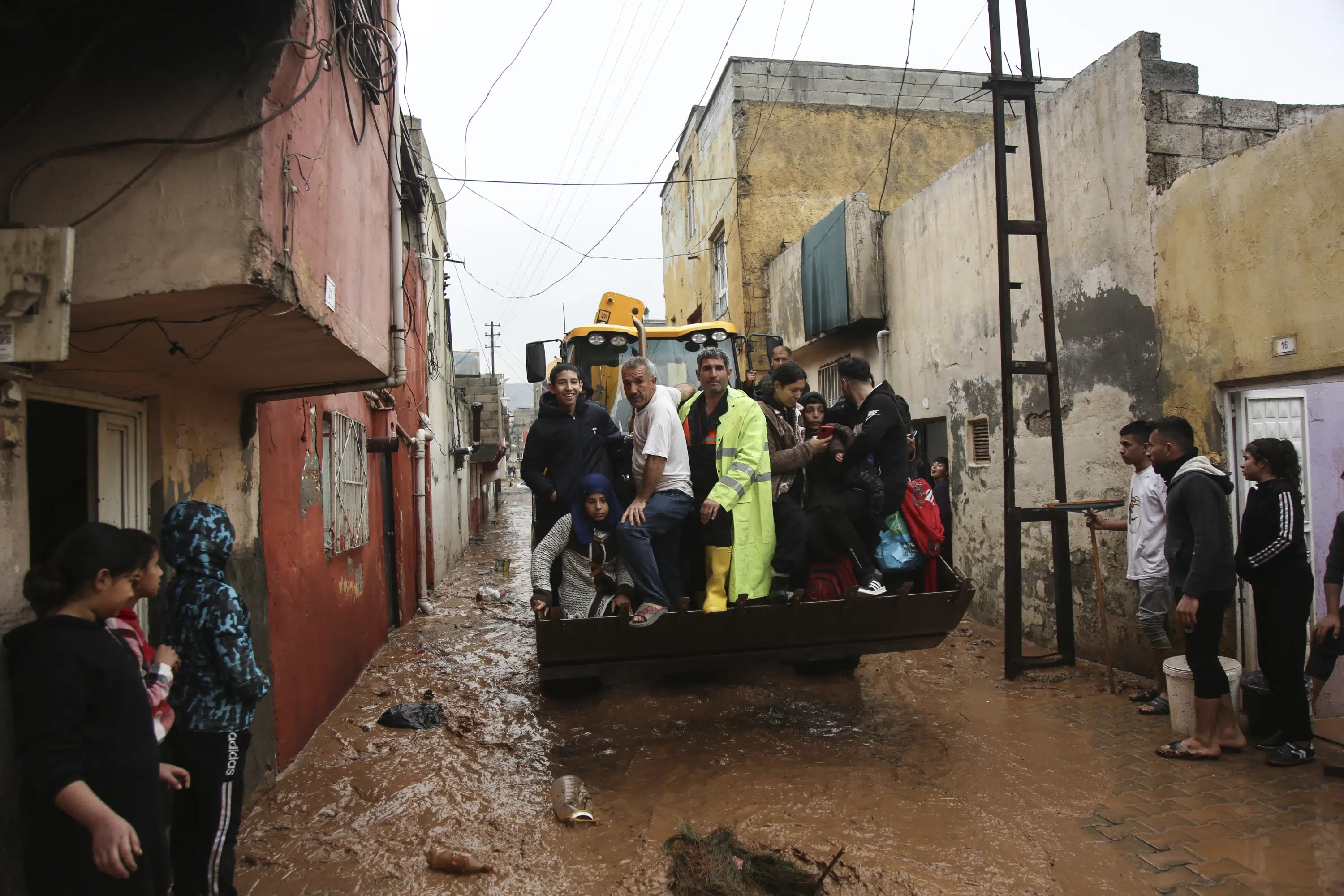 Floods kill 14 in Turkish earthquake-battered provinces