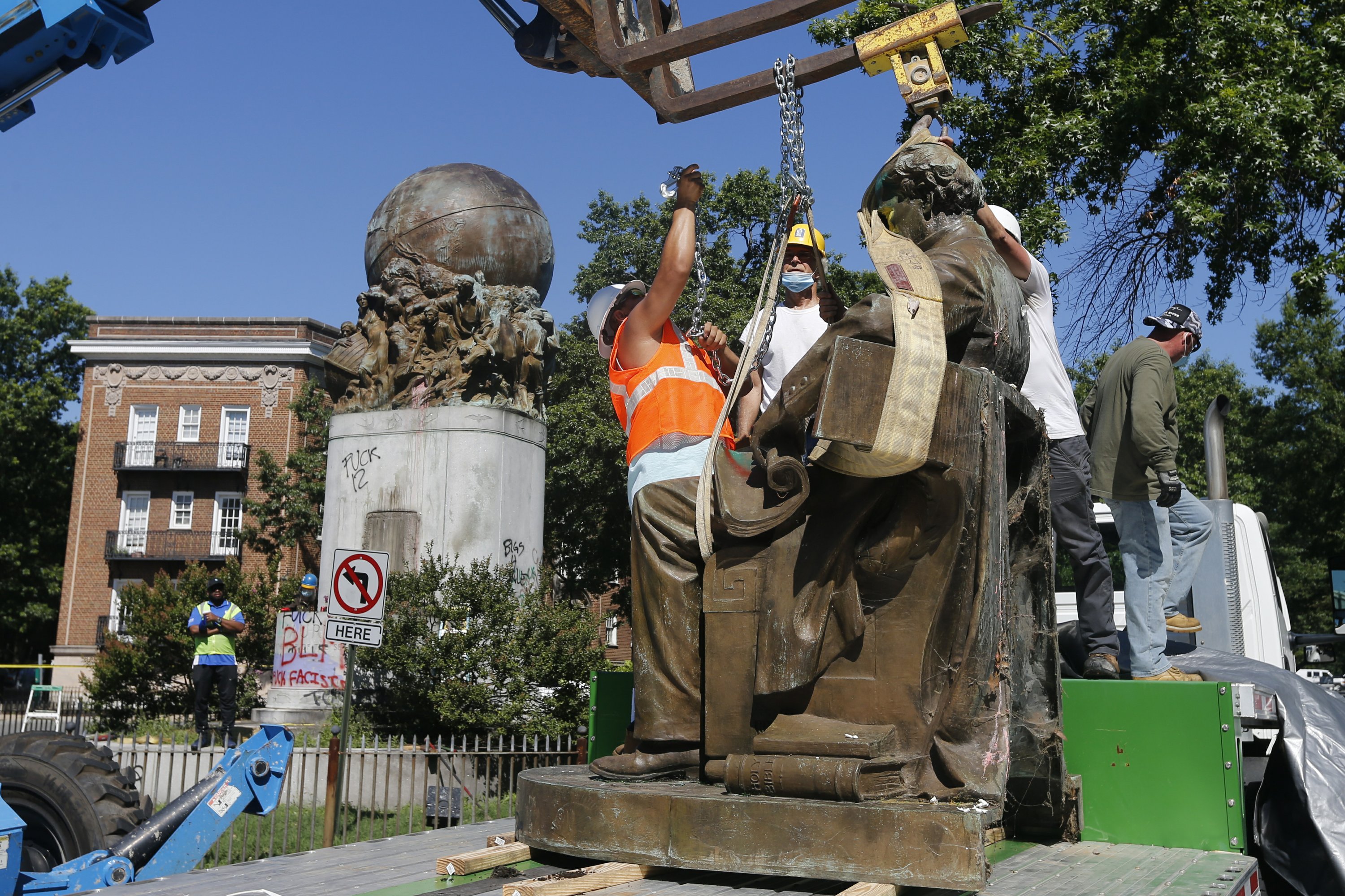Judge blocks removal of more Confederate statues in Richmond AP News