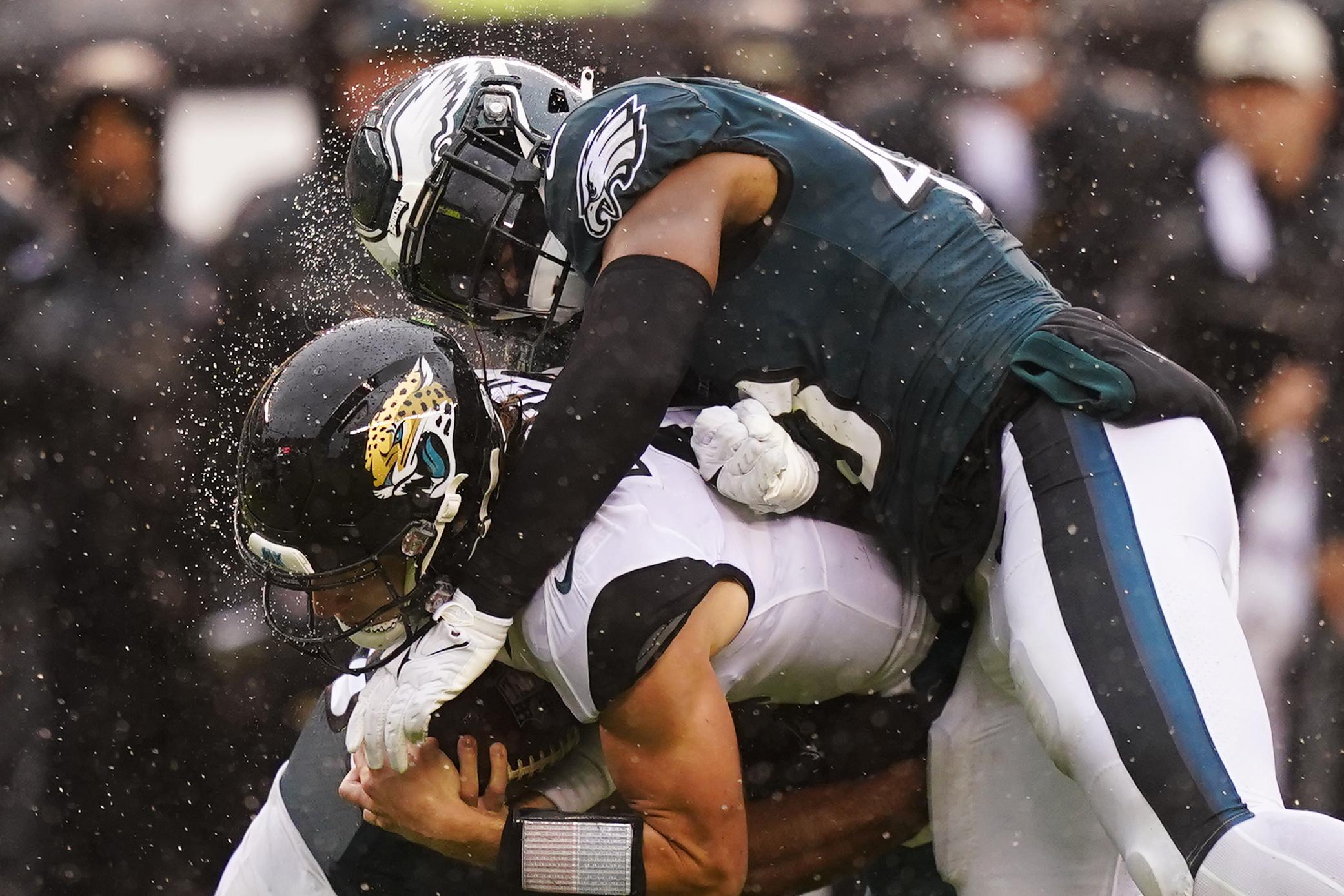 Undefeated Eagles spoil Pederson's return, top Jaguars 2921 AP News