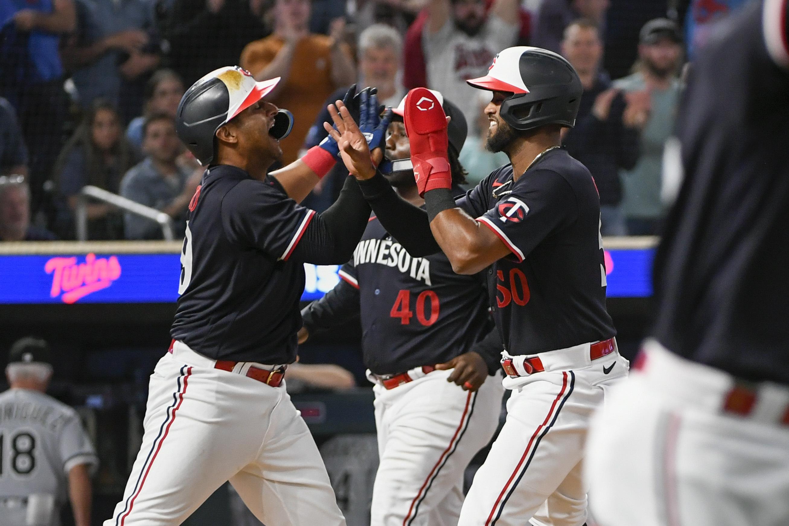 Twins beat White Sox 43 in 10 innings on throwing error AP News