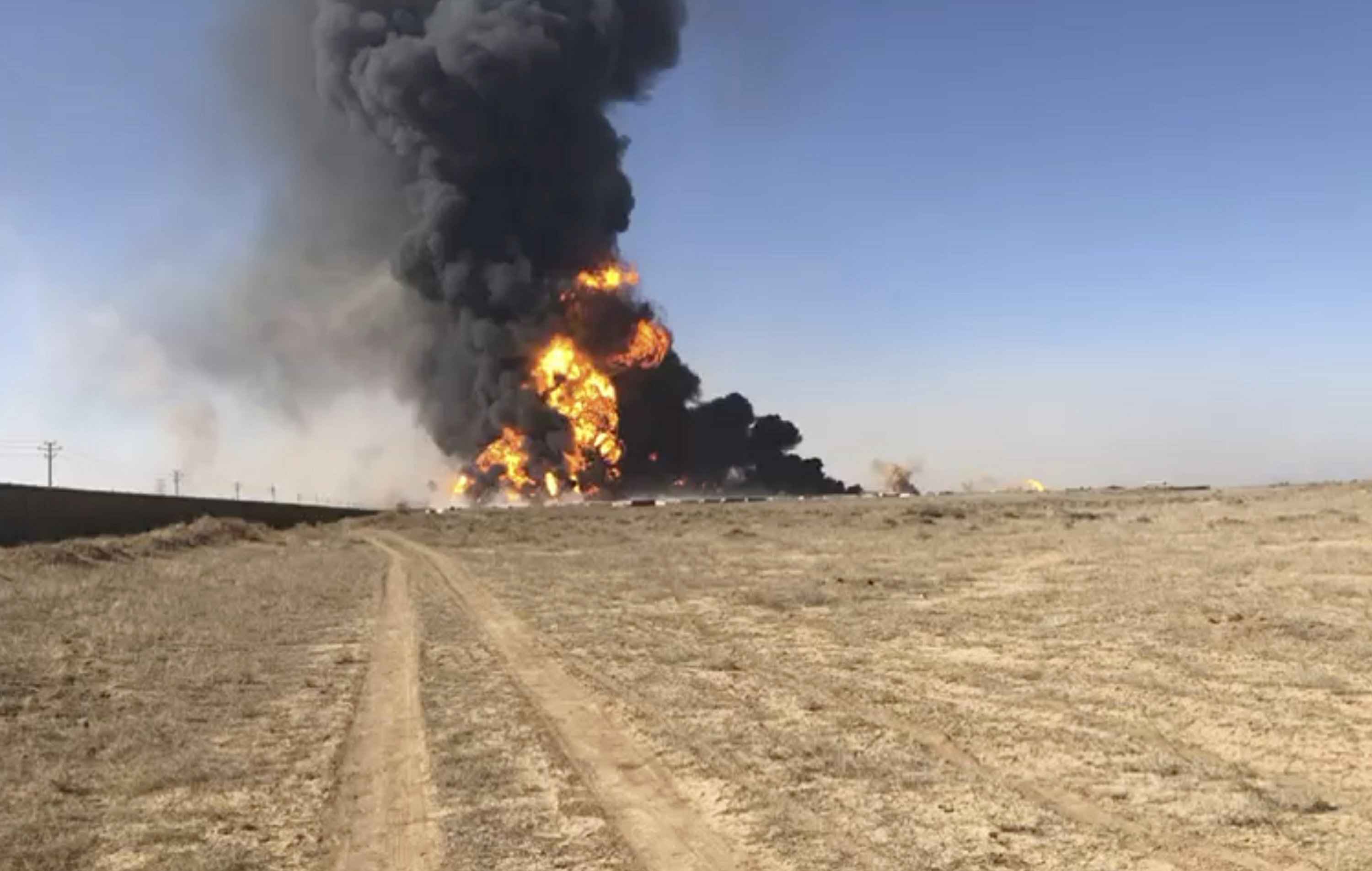 Fuel tankers explosion on the border between Afghanistan and Iran causes massive fire