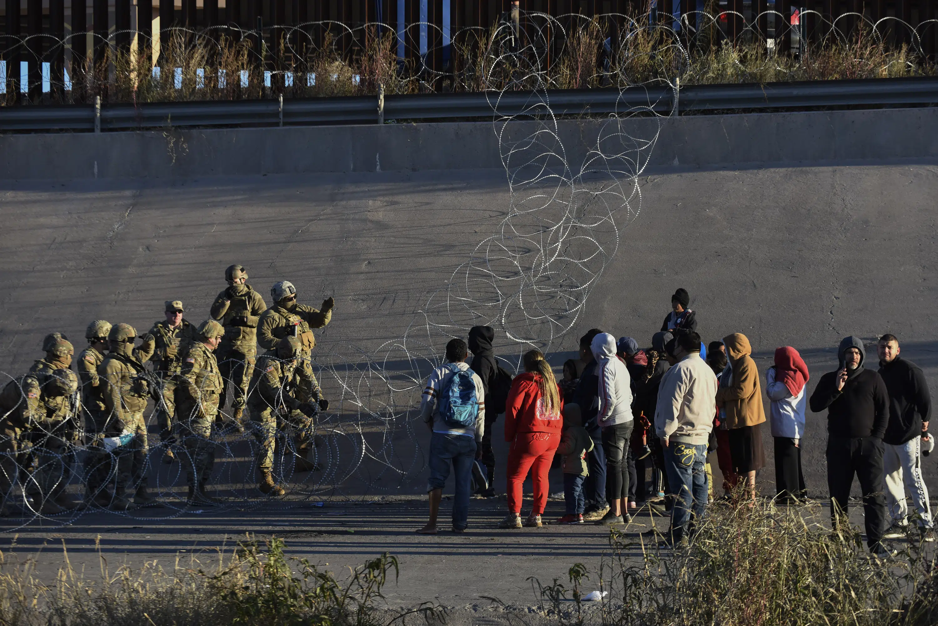 US asks court to end asylum limits with a short delay – The Associated Press – en Español