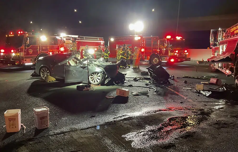 Unsafe at any speed? Tesla driver killed after plowing into firetruck on freeway (apnews.com)