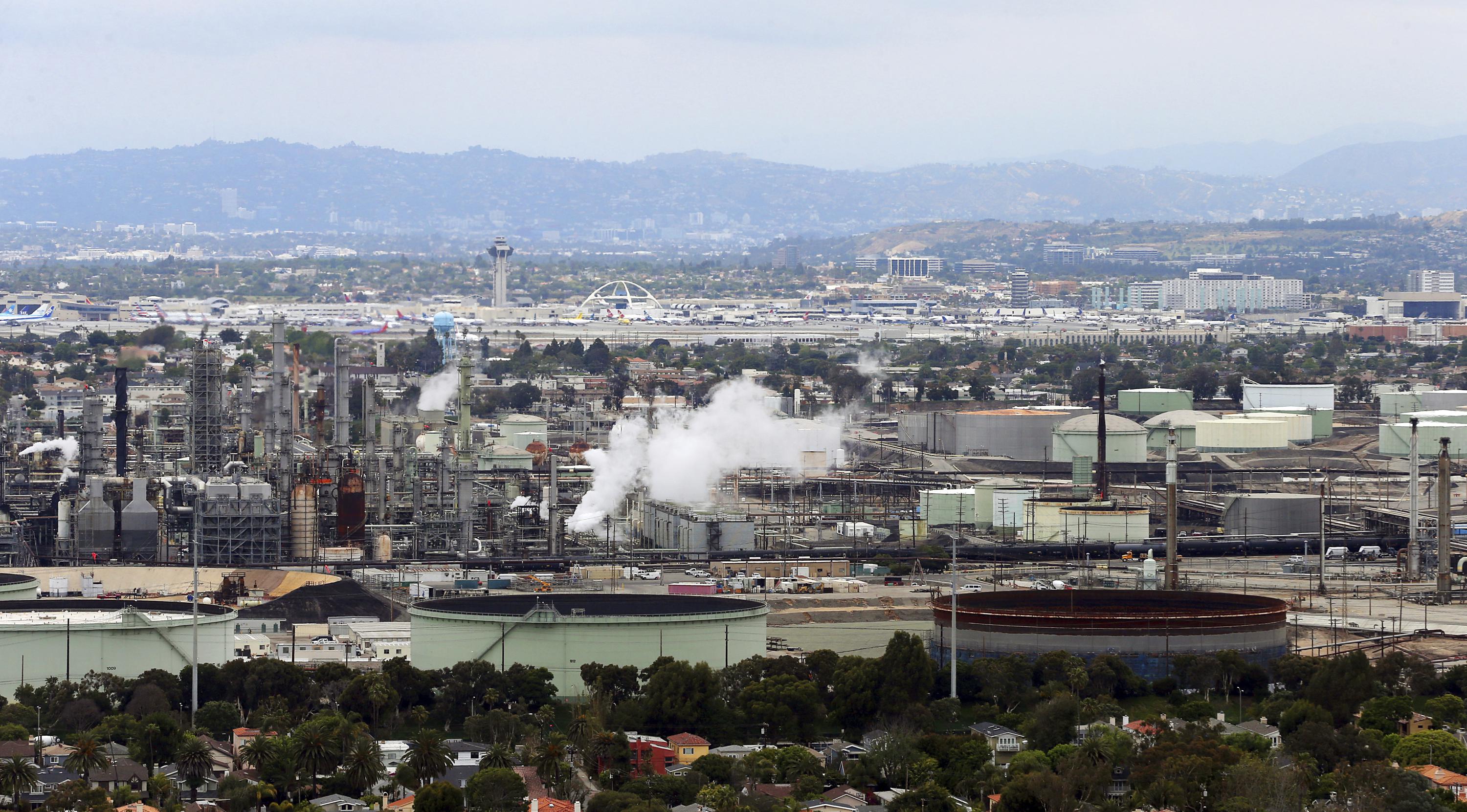 Southern California enacts new smog rules on refineries AP News