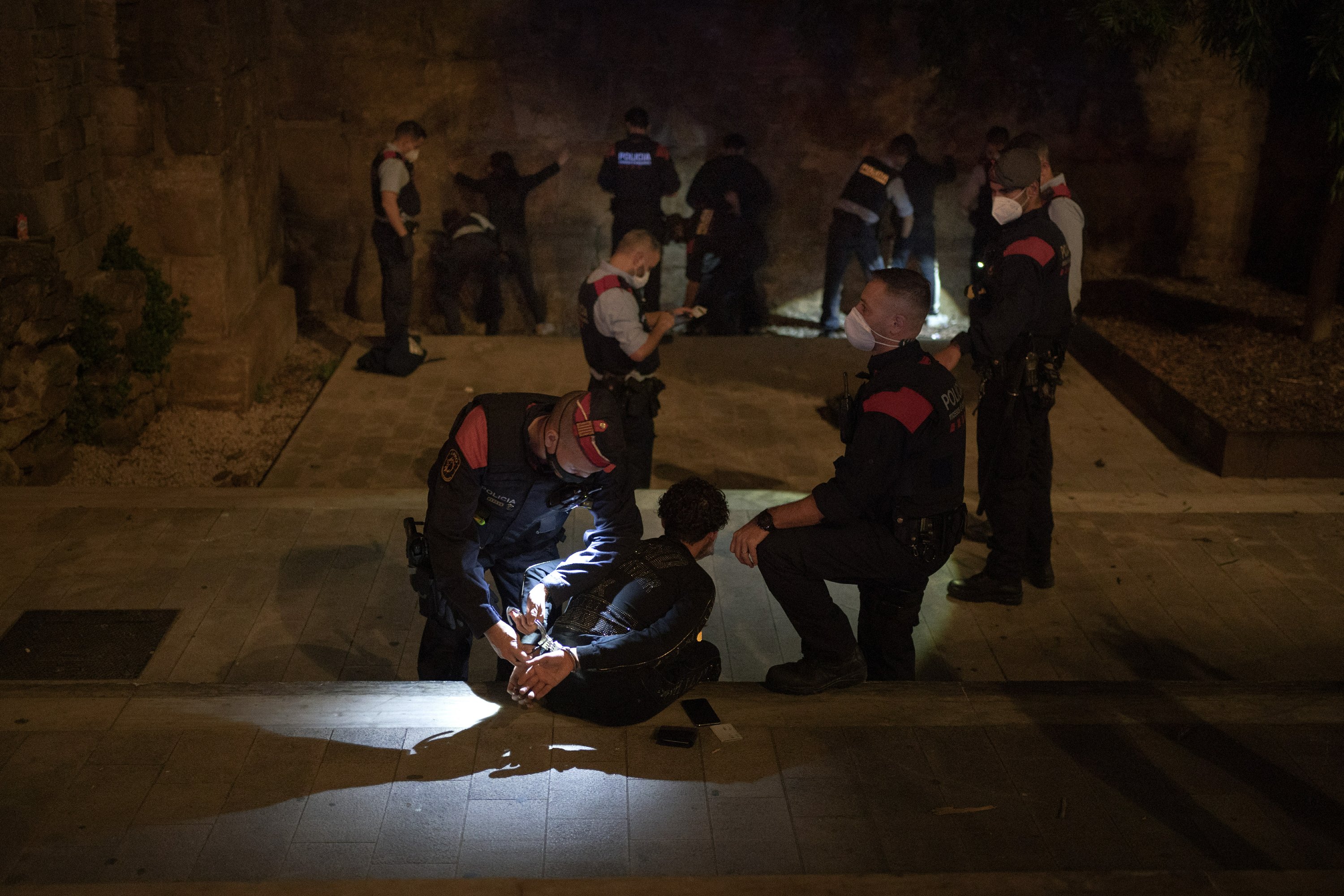 Police on curfew patrol as Spain fights nightlife infections... thumbnail
