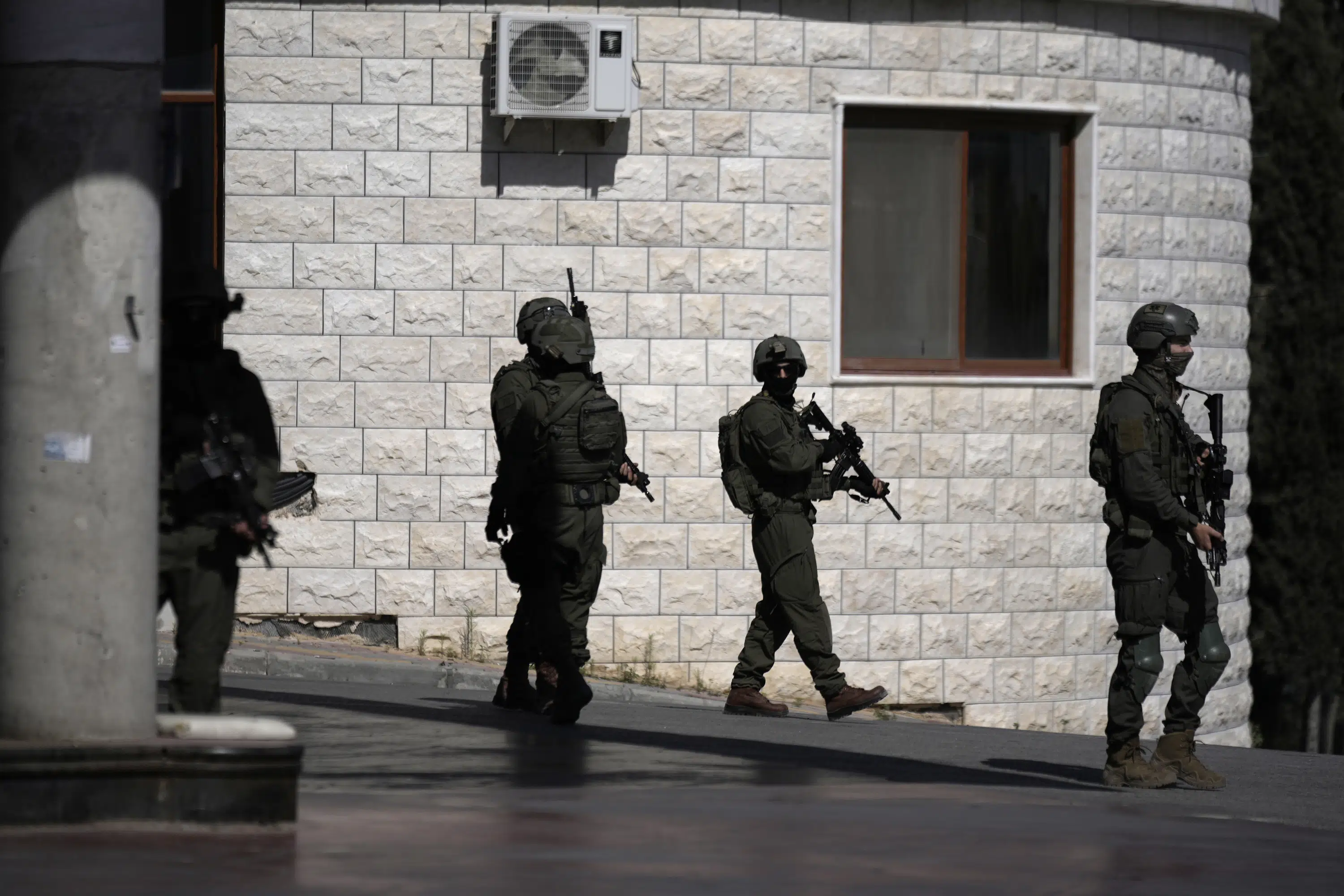 Israeli army says Palestinian gunmen kills Israeli civilian in West Bank shooting