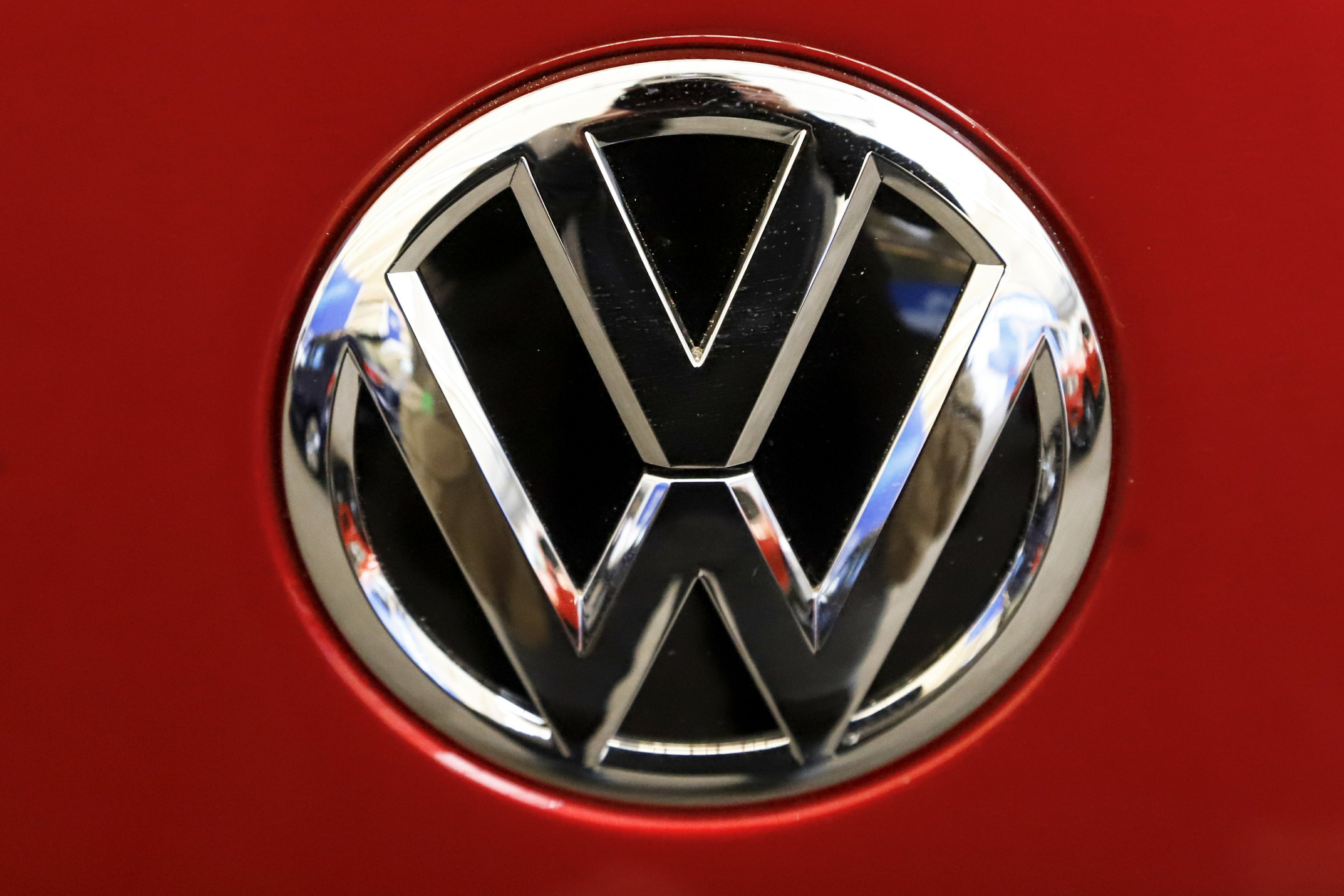 US agency opens 2 safety probes of Volkswagen, Audi vehicles | AP News