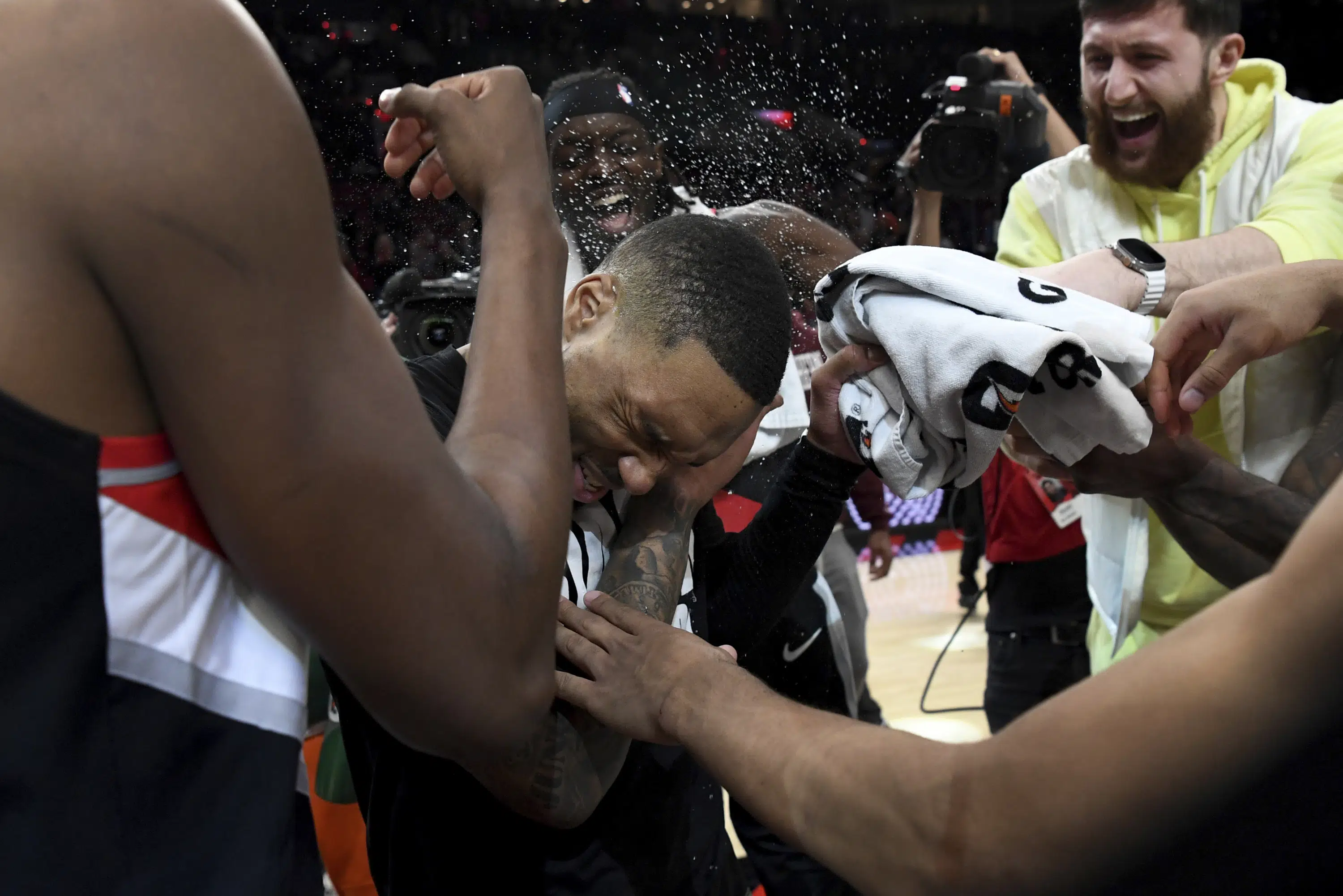 Blazers’ Lillard has 71 pts and 13 3s, then gets drug tested