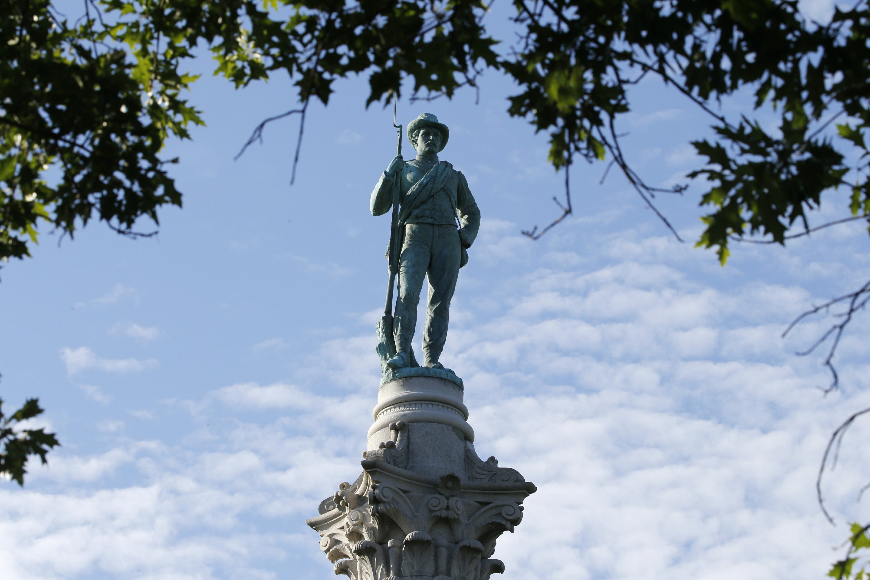 Poll Virginians about evenly divided on Confederate statues AP News