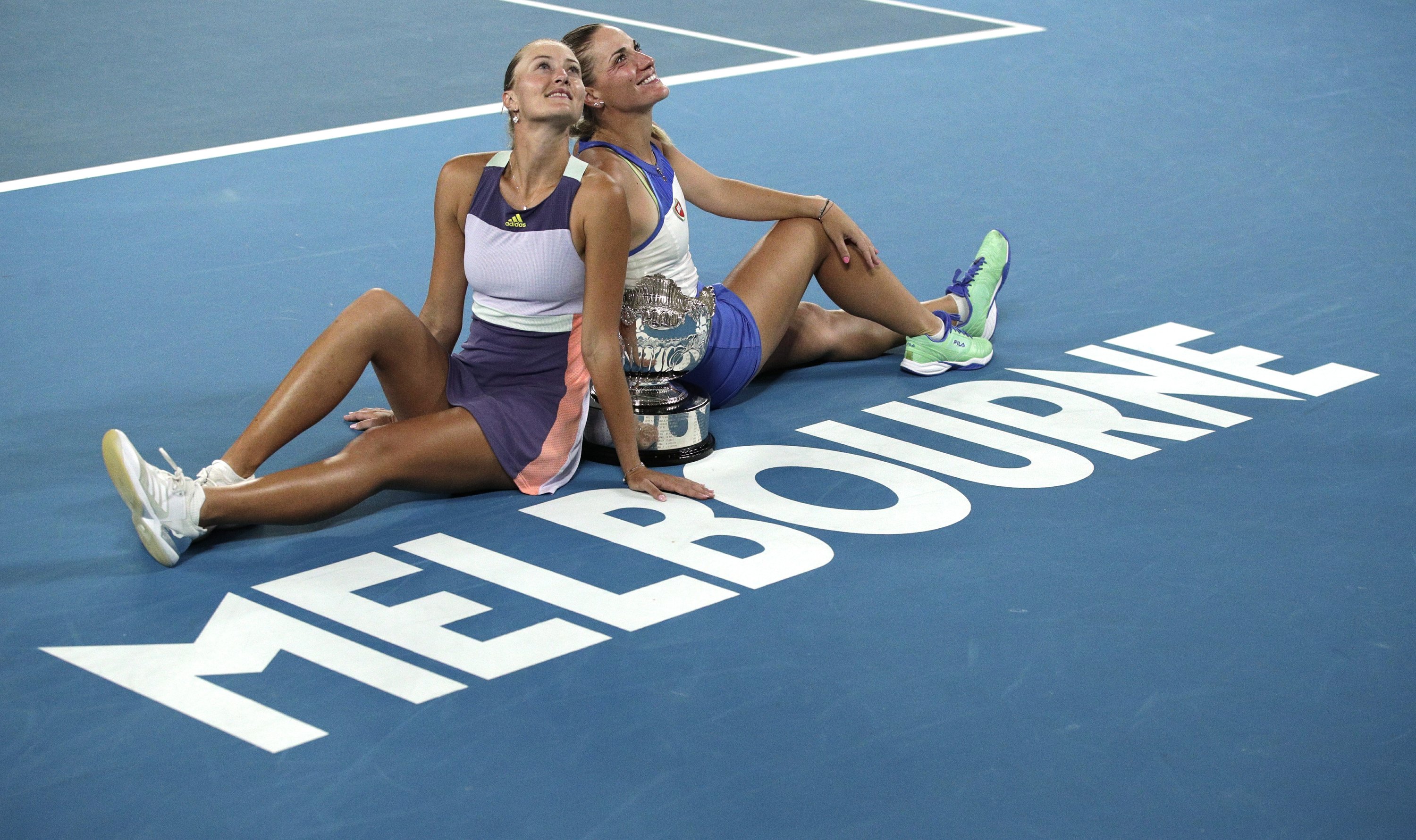 Vær stille Goodwill kilometer Babos, Mladenovic win 2nd Australian Open doubles title | AP News