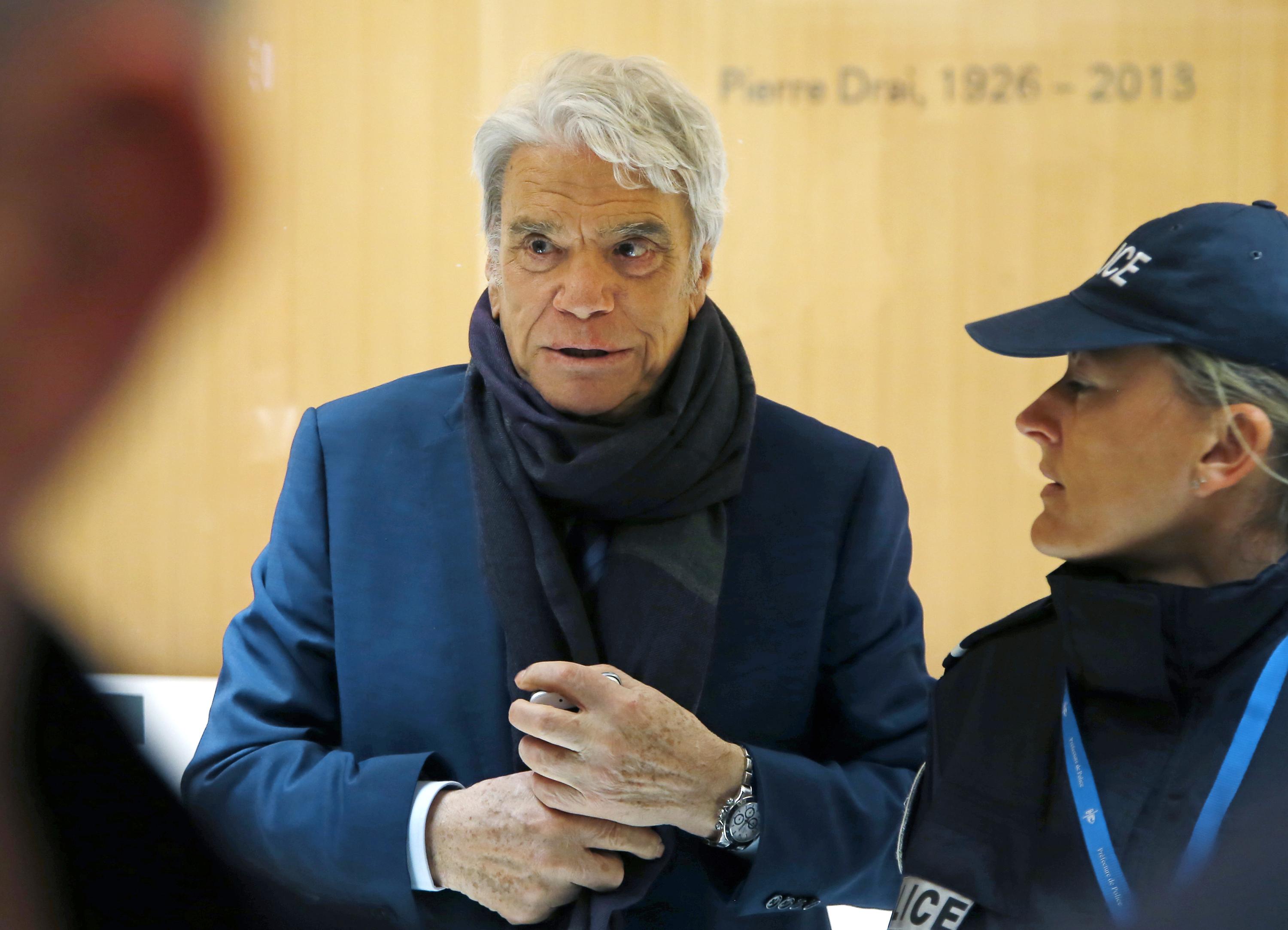 Duiker overhemd Hoofd Former Marseille president, businessman Bernard Tapie dies | AP News