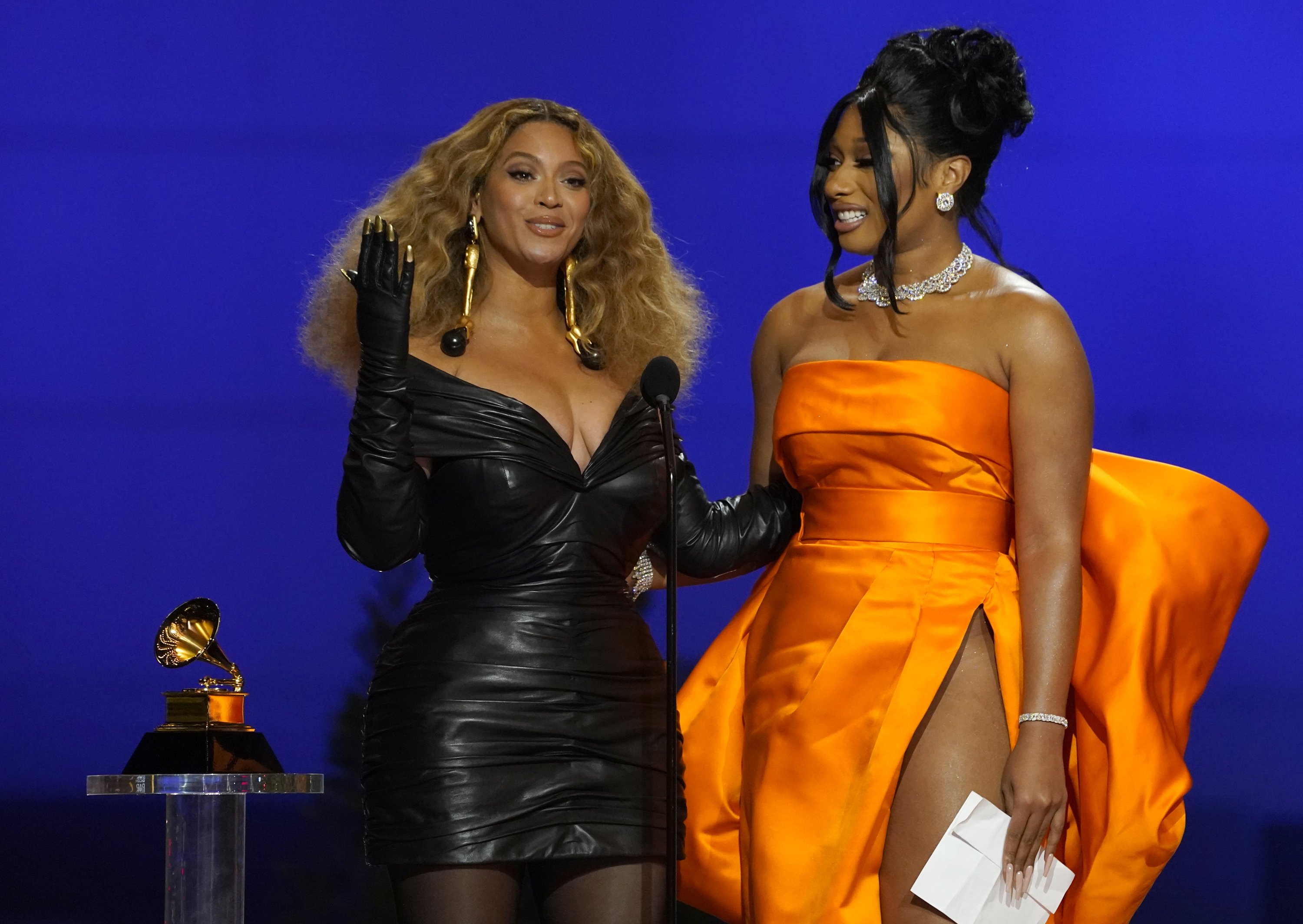 Who run the Grammys? Beyoncé, Taylor Swift make history