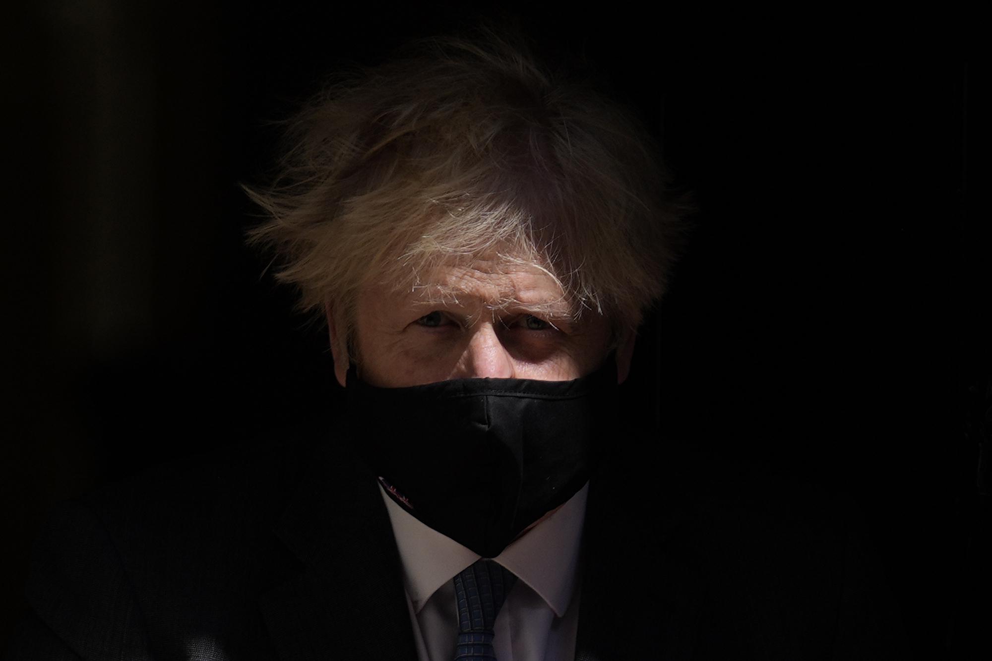 UK government accused of hypocrisy as health minister quits - Vimarsana News