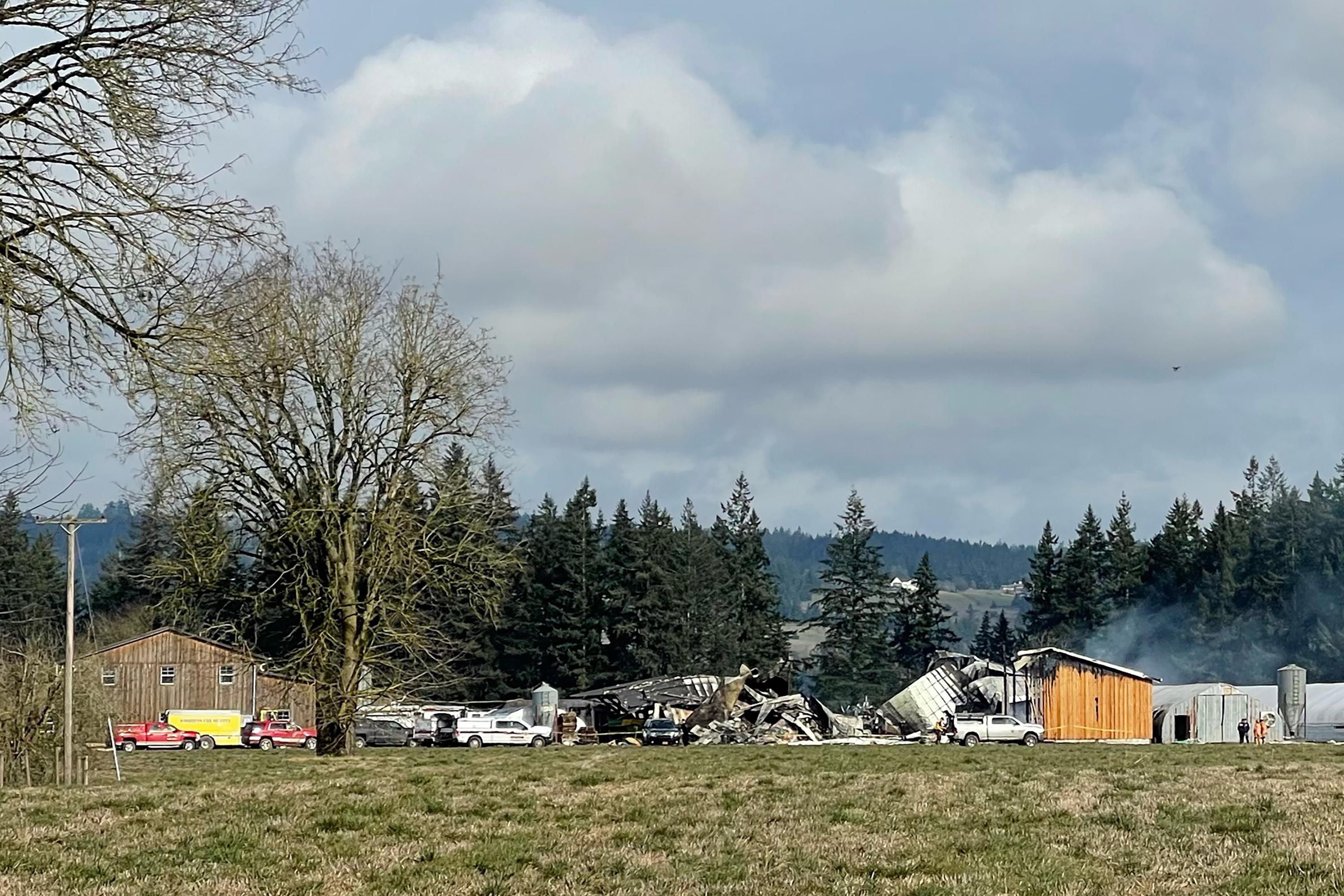 Investigators probe cause of deadly Oregon fire, explosion AP News